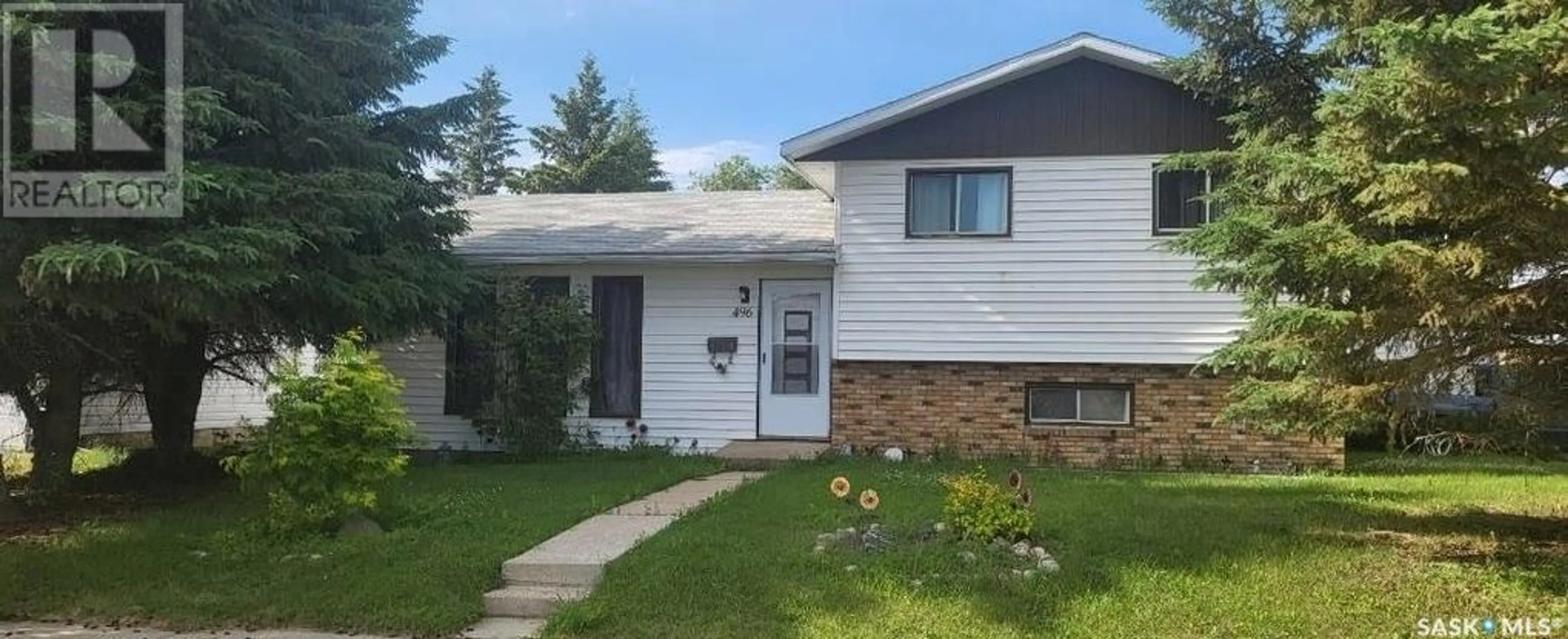 Frontside or backside of a home, the street view for 496 Adams CRESCENT, Prince Albert Saskatchewan S6V7K6