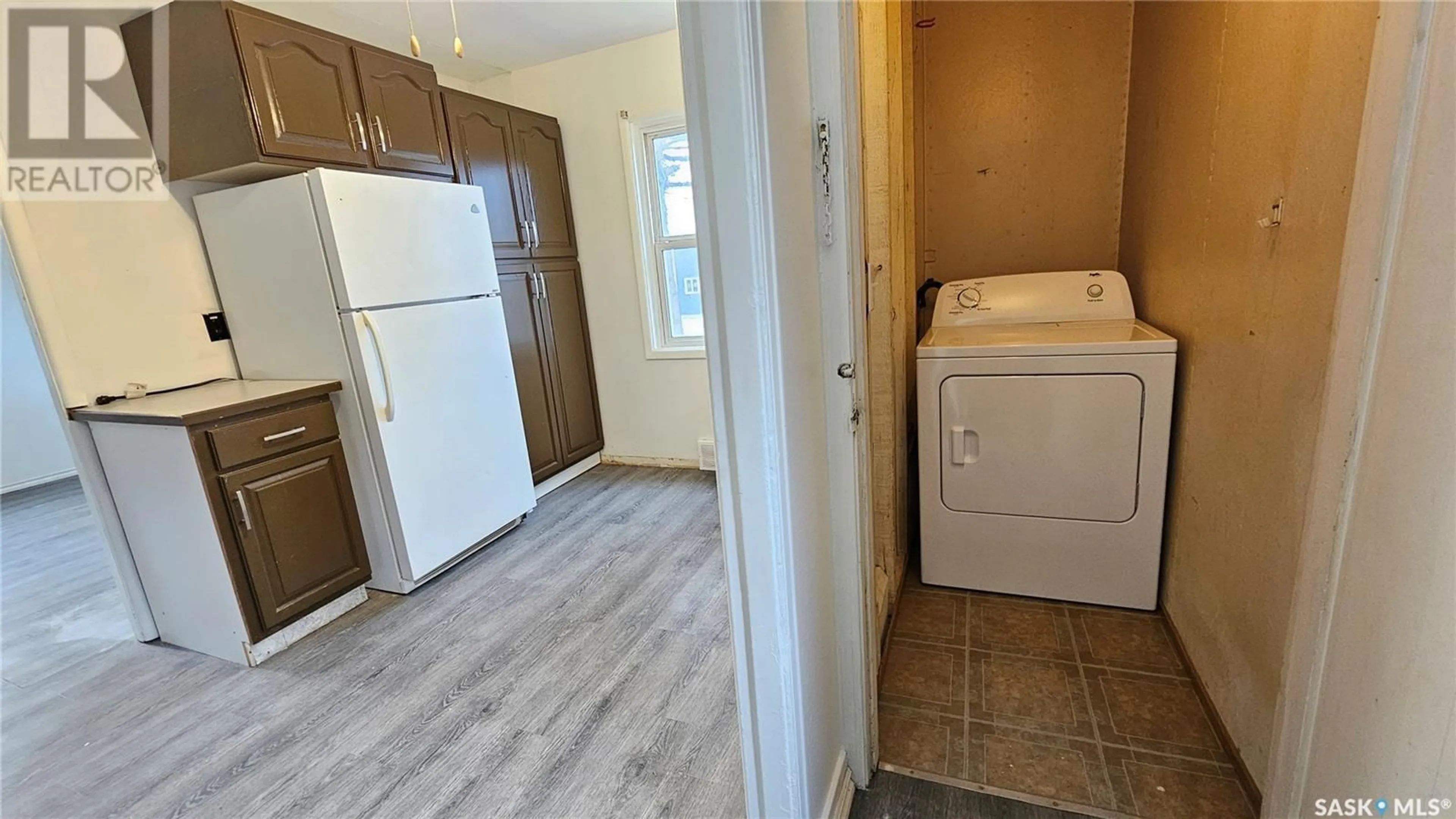 Laundry room for 937 North Railway STREET E, Swift Current Saskatchewan S9H1E4