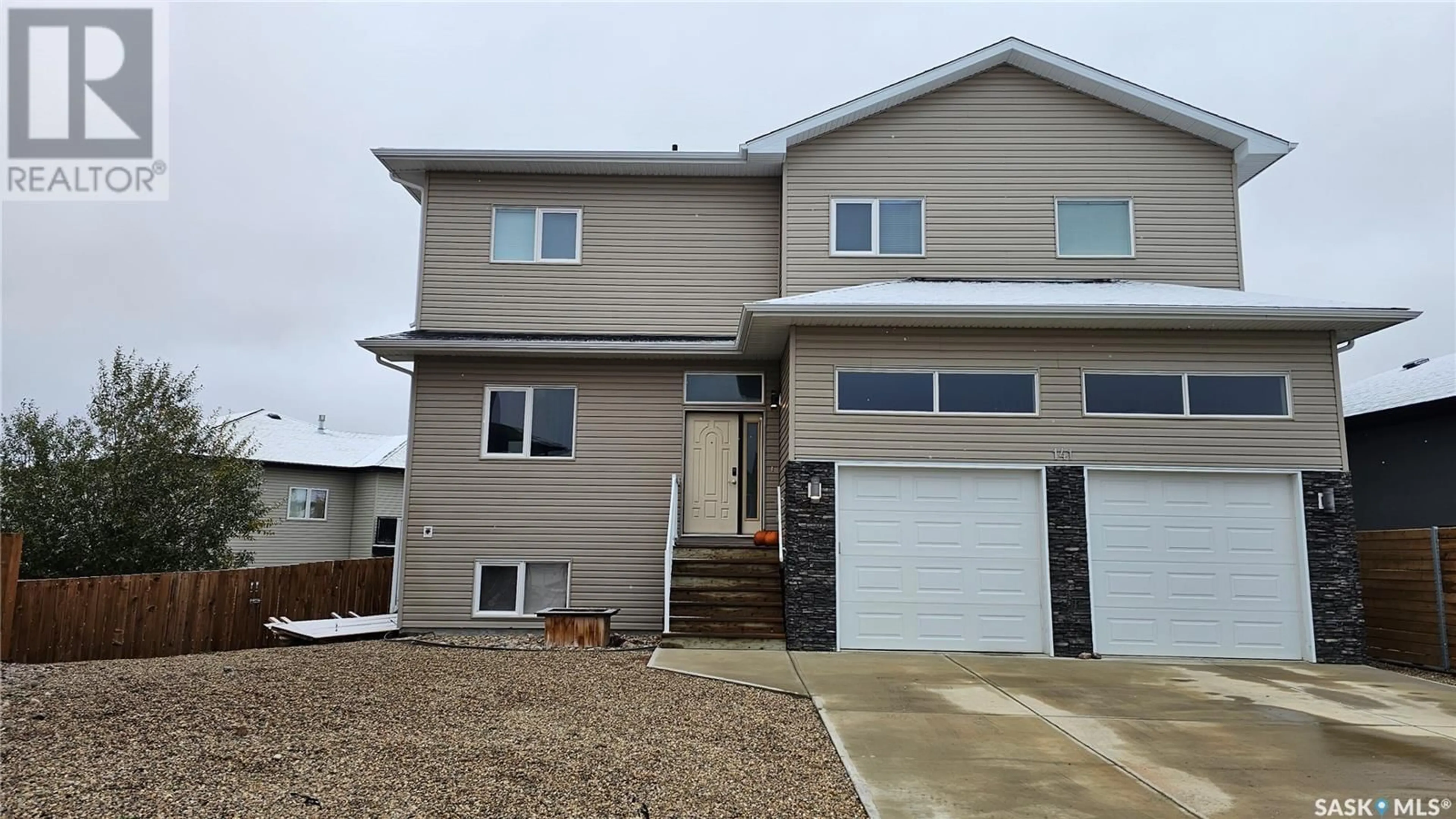 A pic from exterior of the house or condo, the street view for 141 Valley Park PLACE, Swift Current Saskatchewan S9H5N2