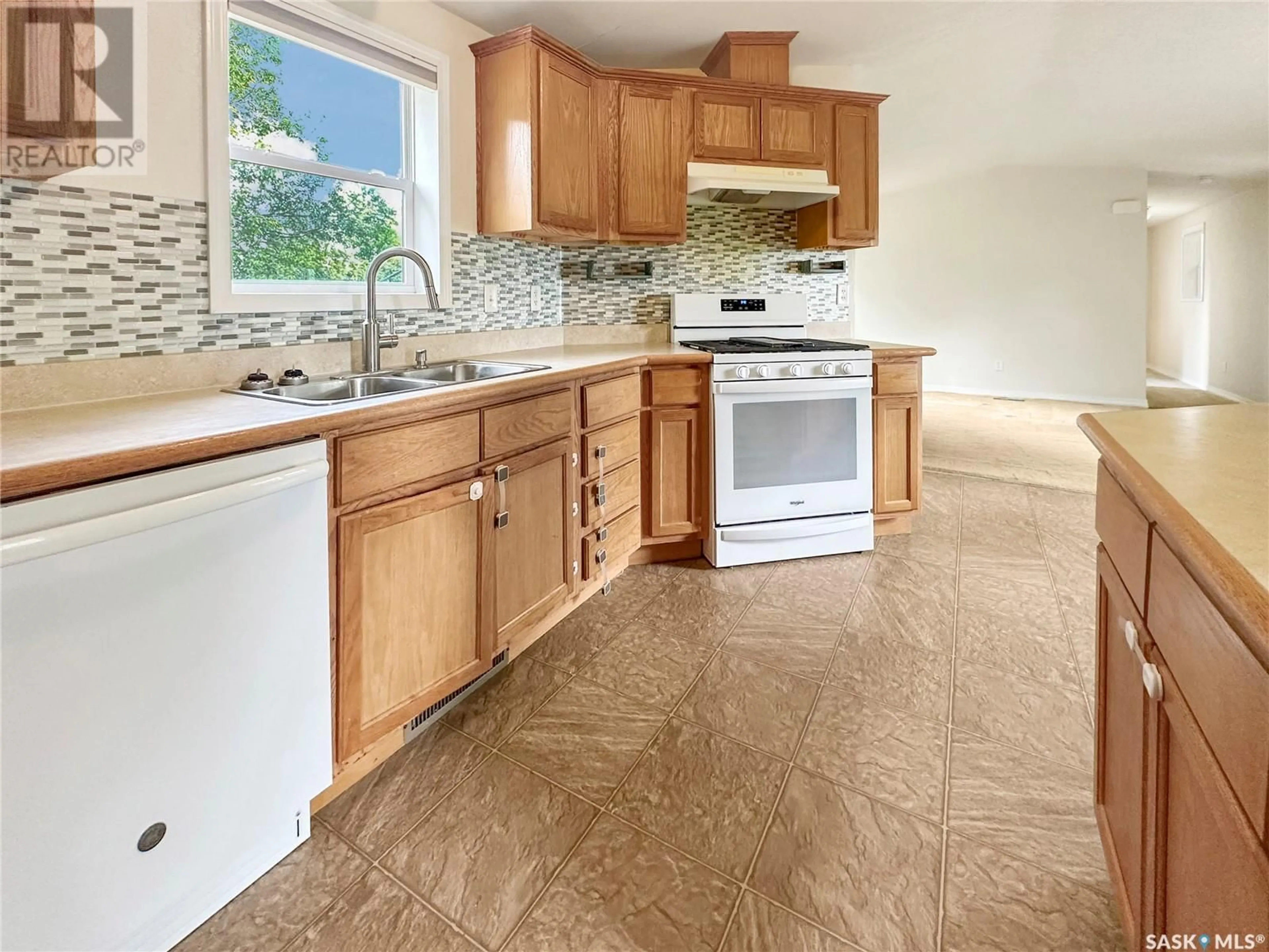 Standard kitchen, ceramic floors, cottage for 125 2nd AVENUE E, Bangor Saskatchewan S0A0E0