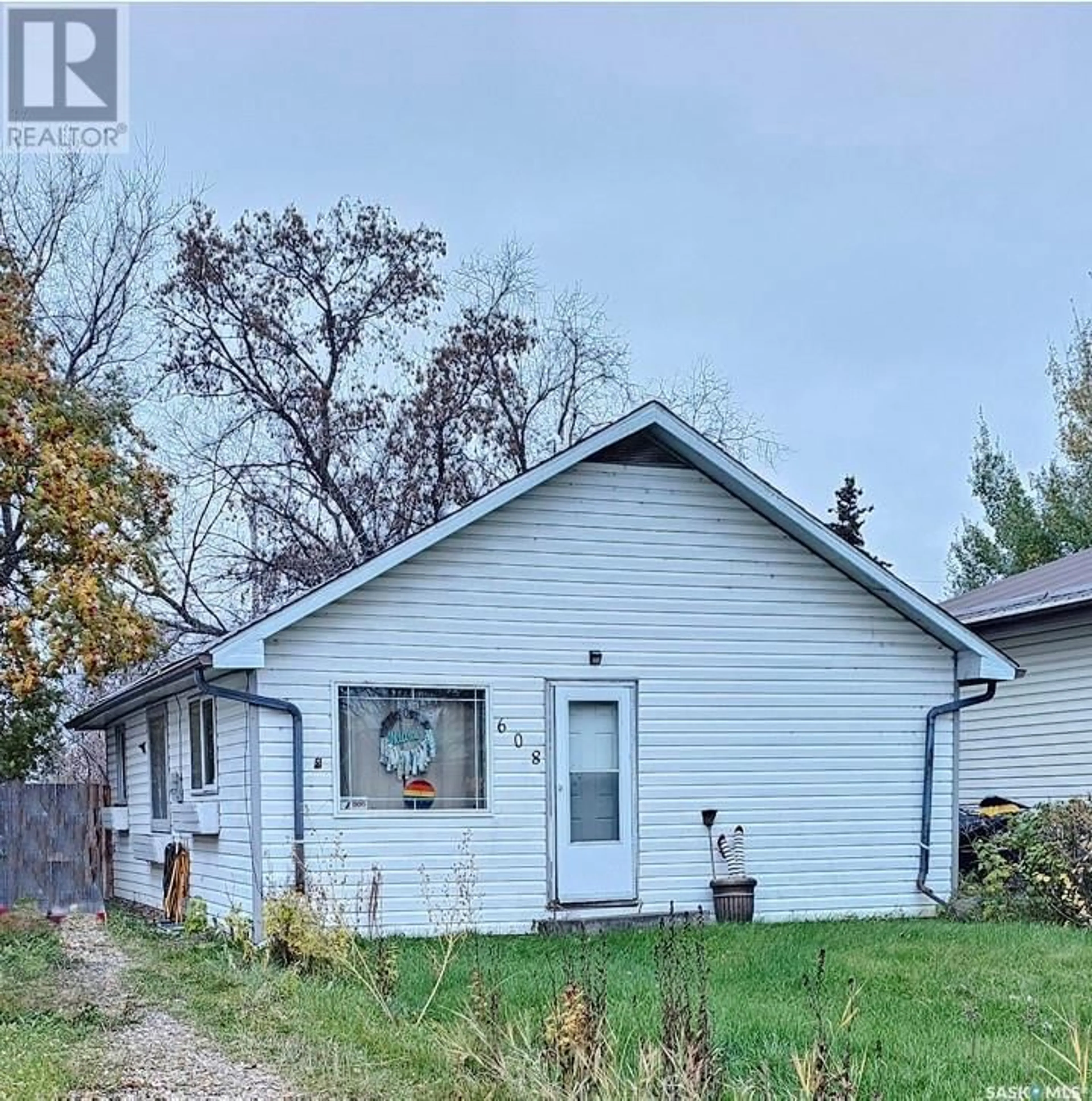 Frontside or backside of a home, cottage for 608 3rd AVENUE W, Meadow Lake Saskatchewan S9X1A8