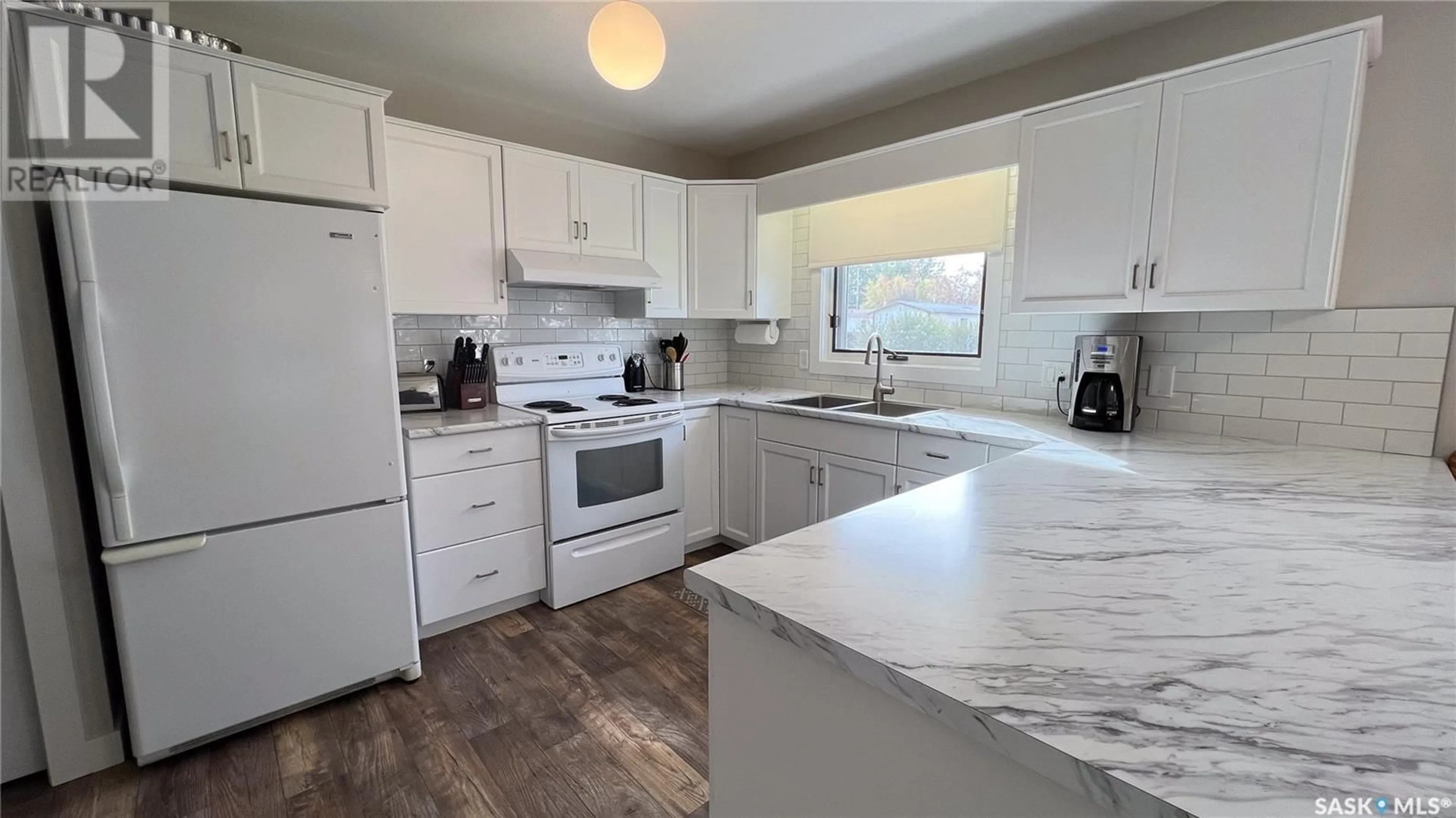 Open concept kitchen, unknown for 1409 3RD AVENUE, Edam Saskatchewan S0M0V0