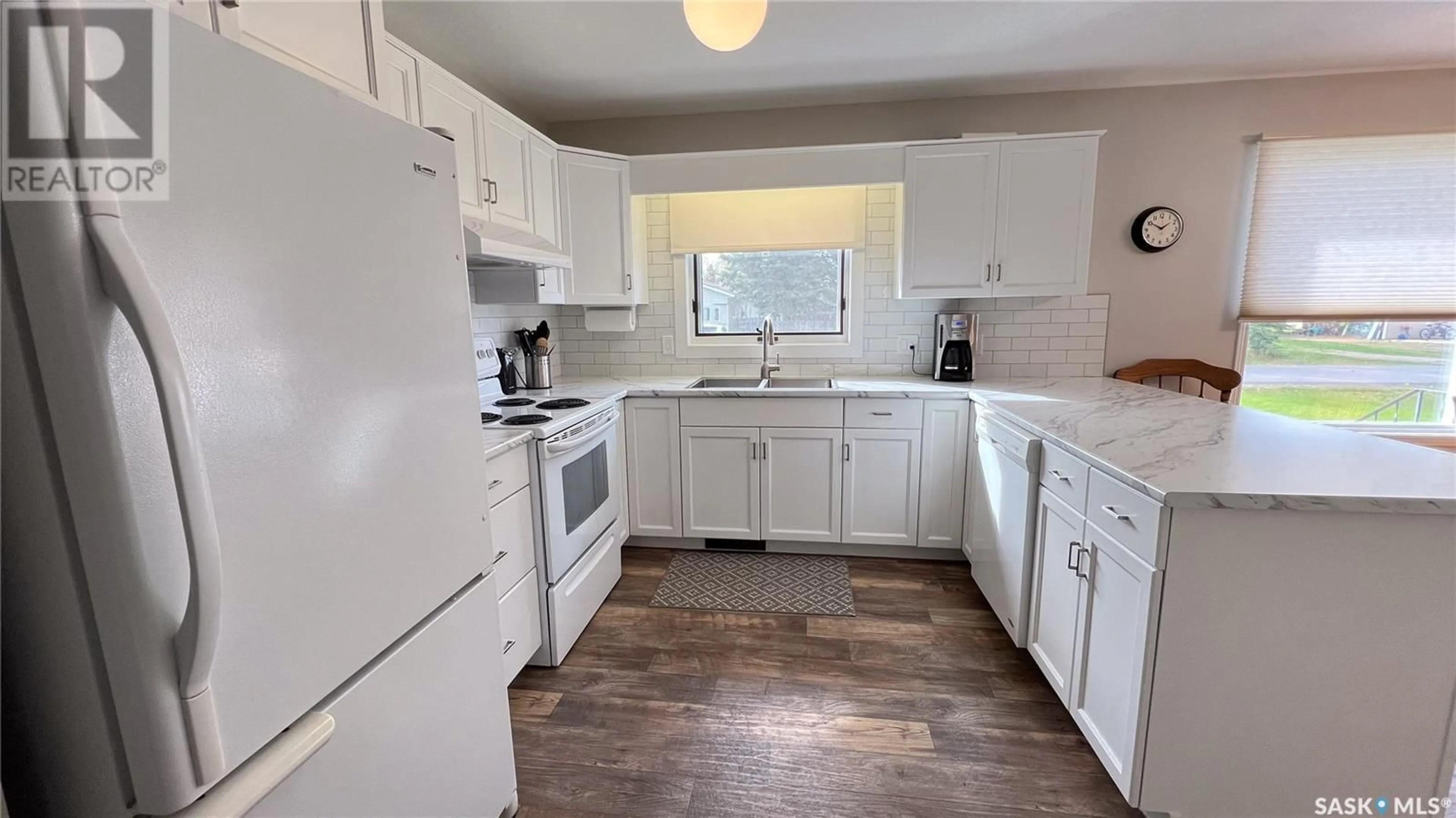 Standard kitchen, wood floors, cottage for 1409 3rd AVENUE, Edam Saskatchewan S0M0V0