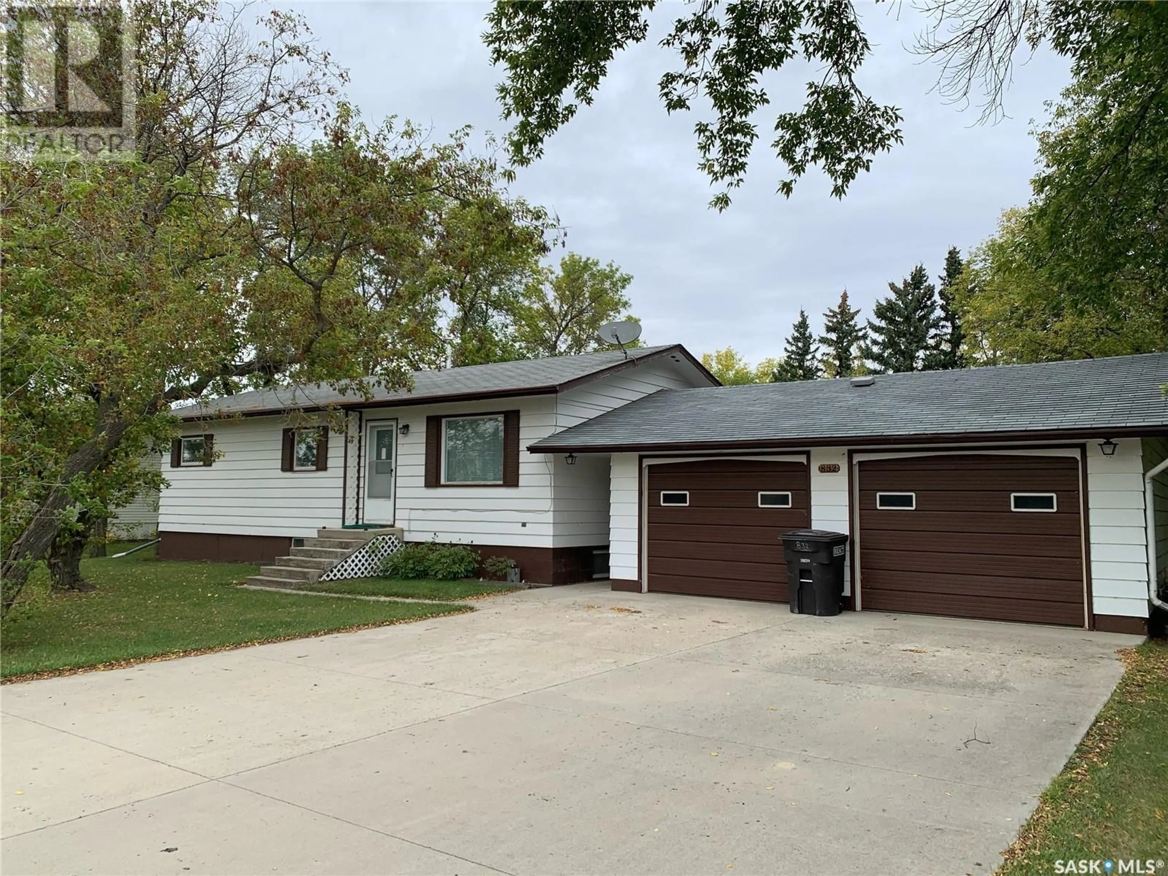 Frontside or backside of a home, the street view for 832 Railway AVENUE, Bruno Saskatchewan S0K0S0