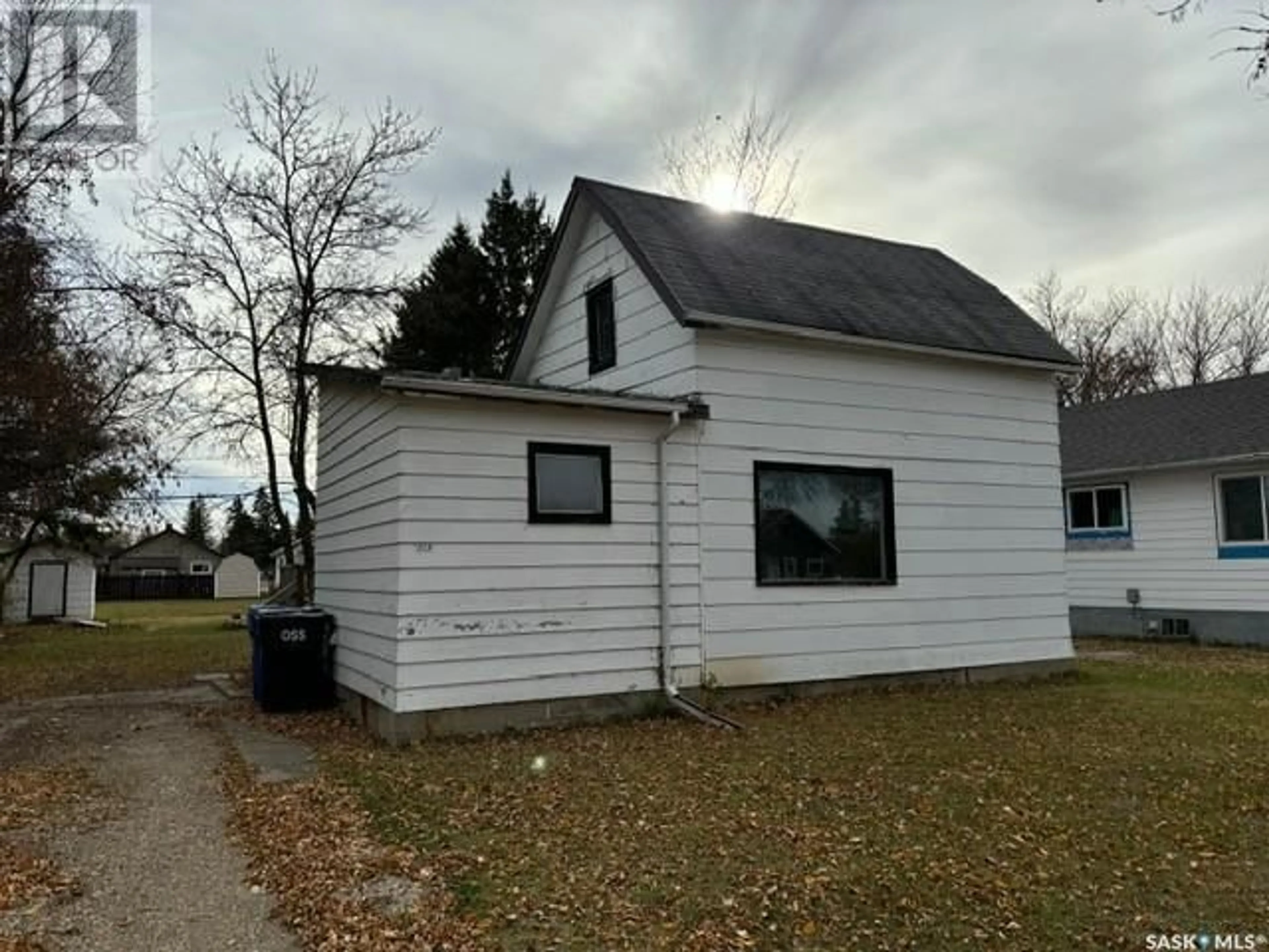 Frontside or backside of a home, cottage for 128 Northern AVENUE, Canora Saskatchewan S0A0L0