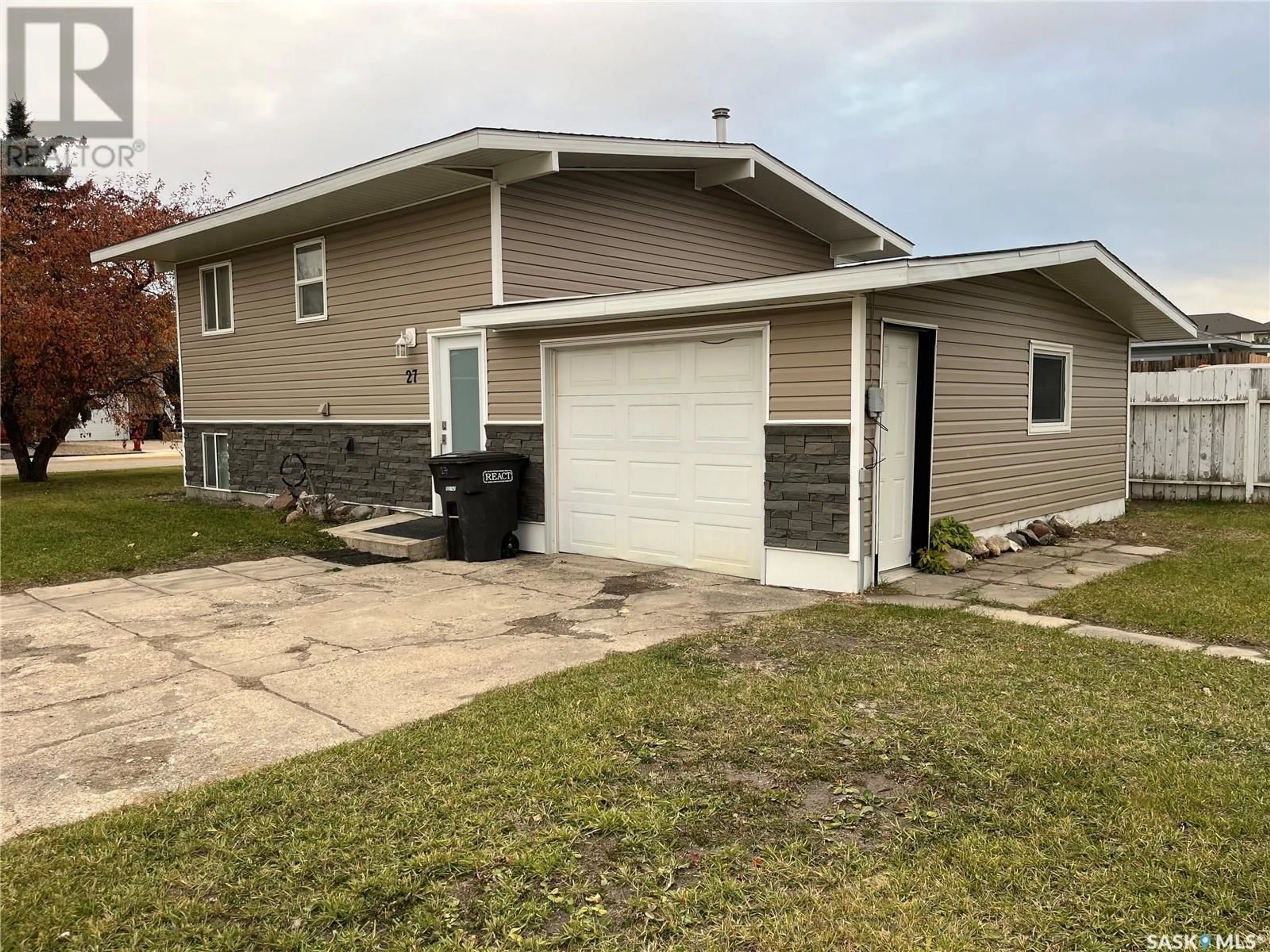 Frontside or backside of a home, cottage for 27 Calvert CRESCENT, Lanigan Saskatchewan S0K2M0