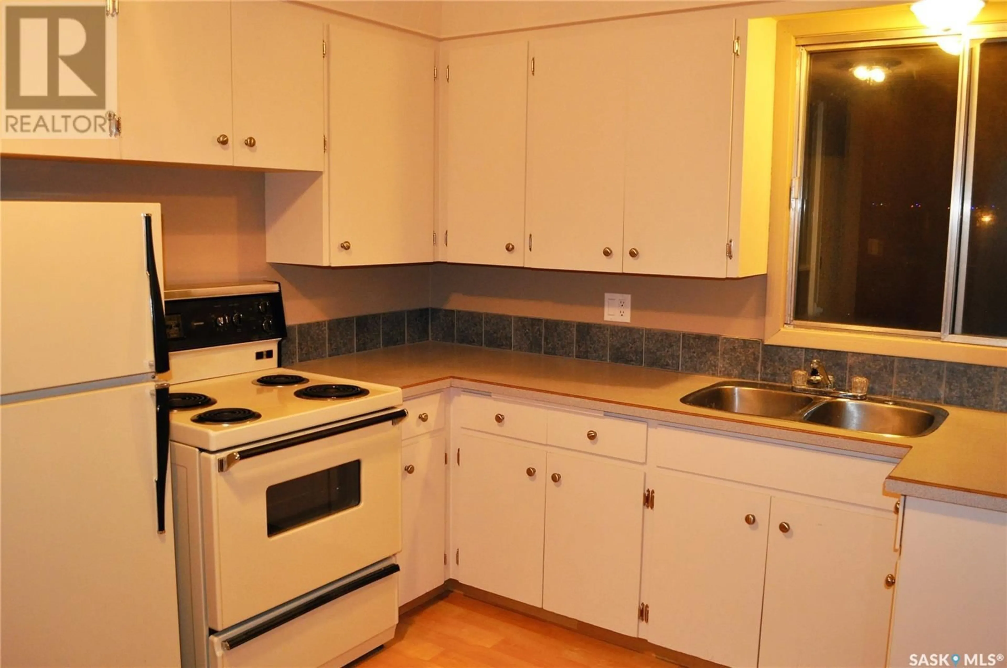 Standard kitchen, wood floors, cottage for 1227-1229 Bond STREET, Regina Saskatchewan S4N1W8