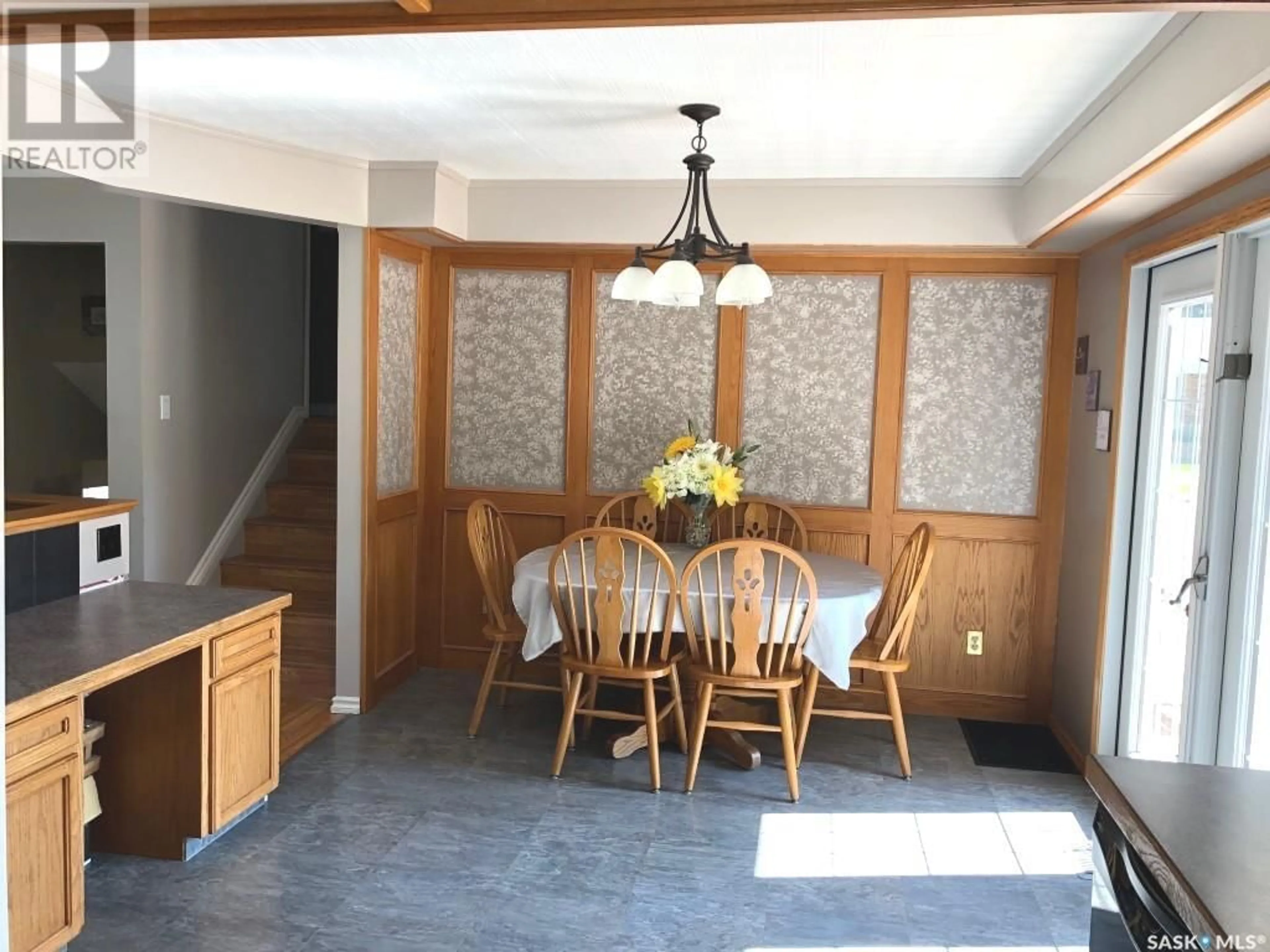 Dining room, wood floors, cottage for 6 Echo DRIVE, Fort Qu'Appelle Saskatchewan S0G1S0