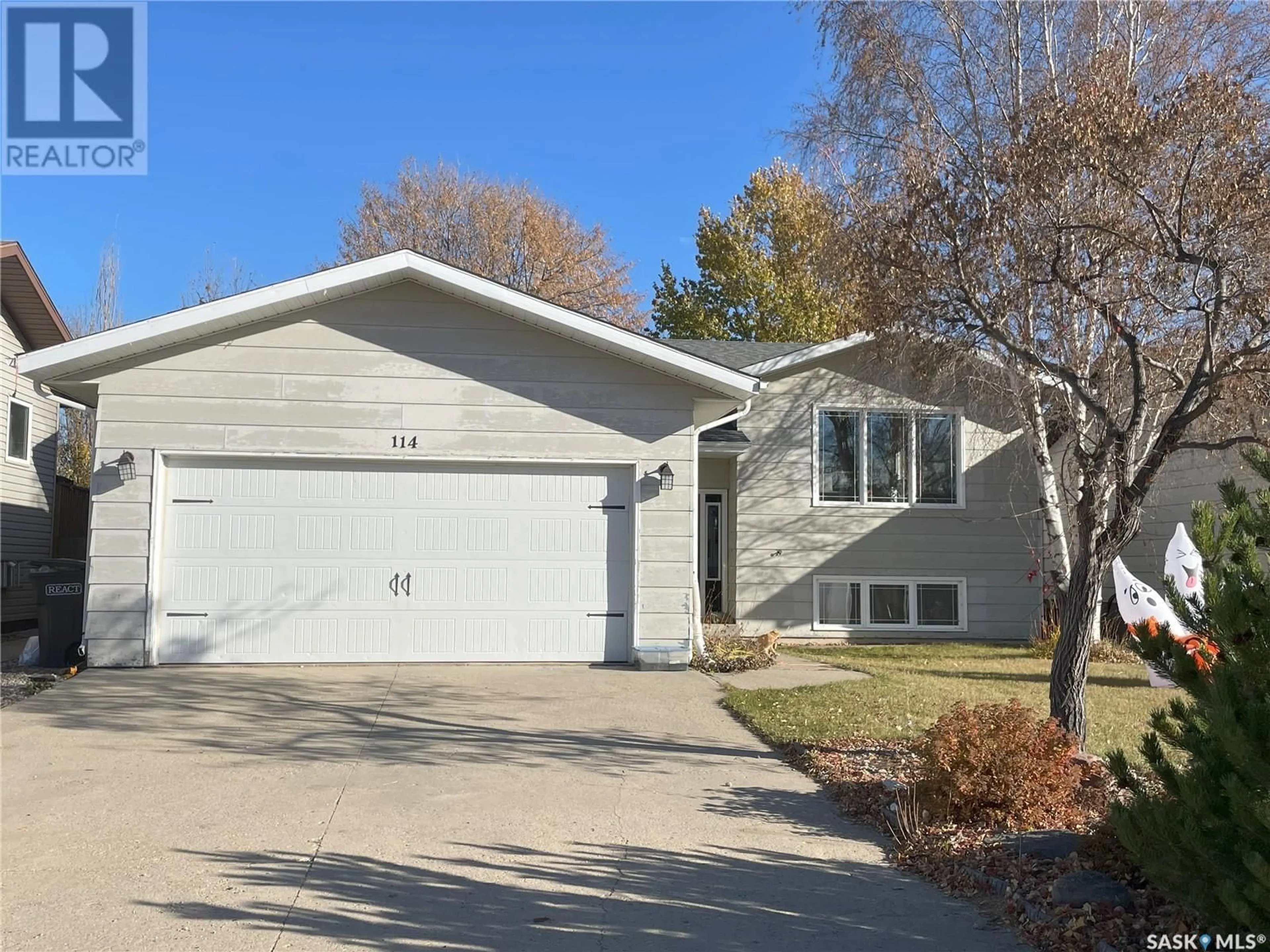 Frontside or backside of a home, the street view for 114 13th STREET, Humboldt Saskatchewan S0K2A0