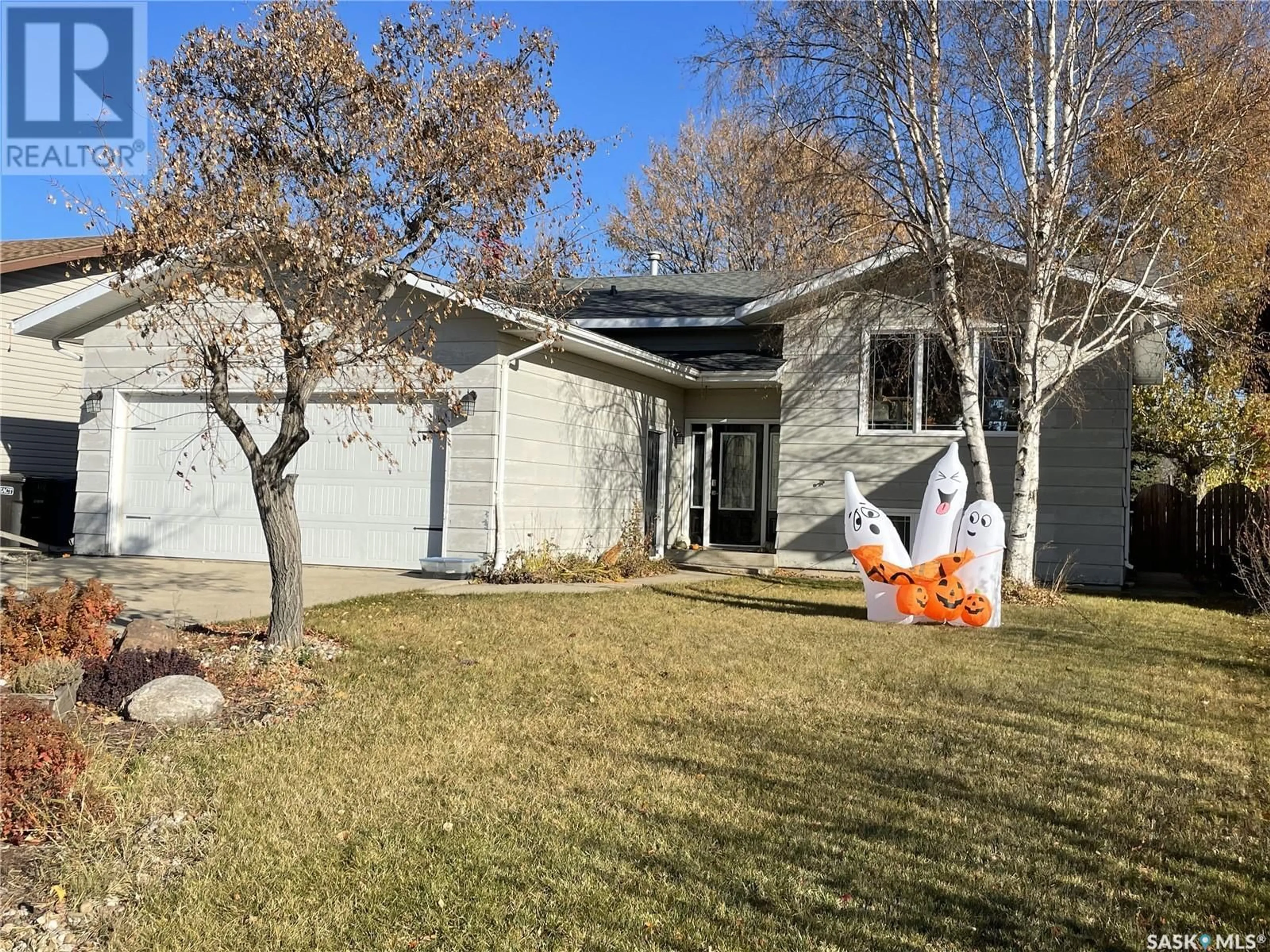 Frontside or backside of a home, the street view for 114 13th STREET, Humboldt Saskatchewan S0K2A0