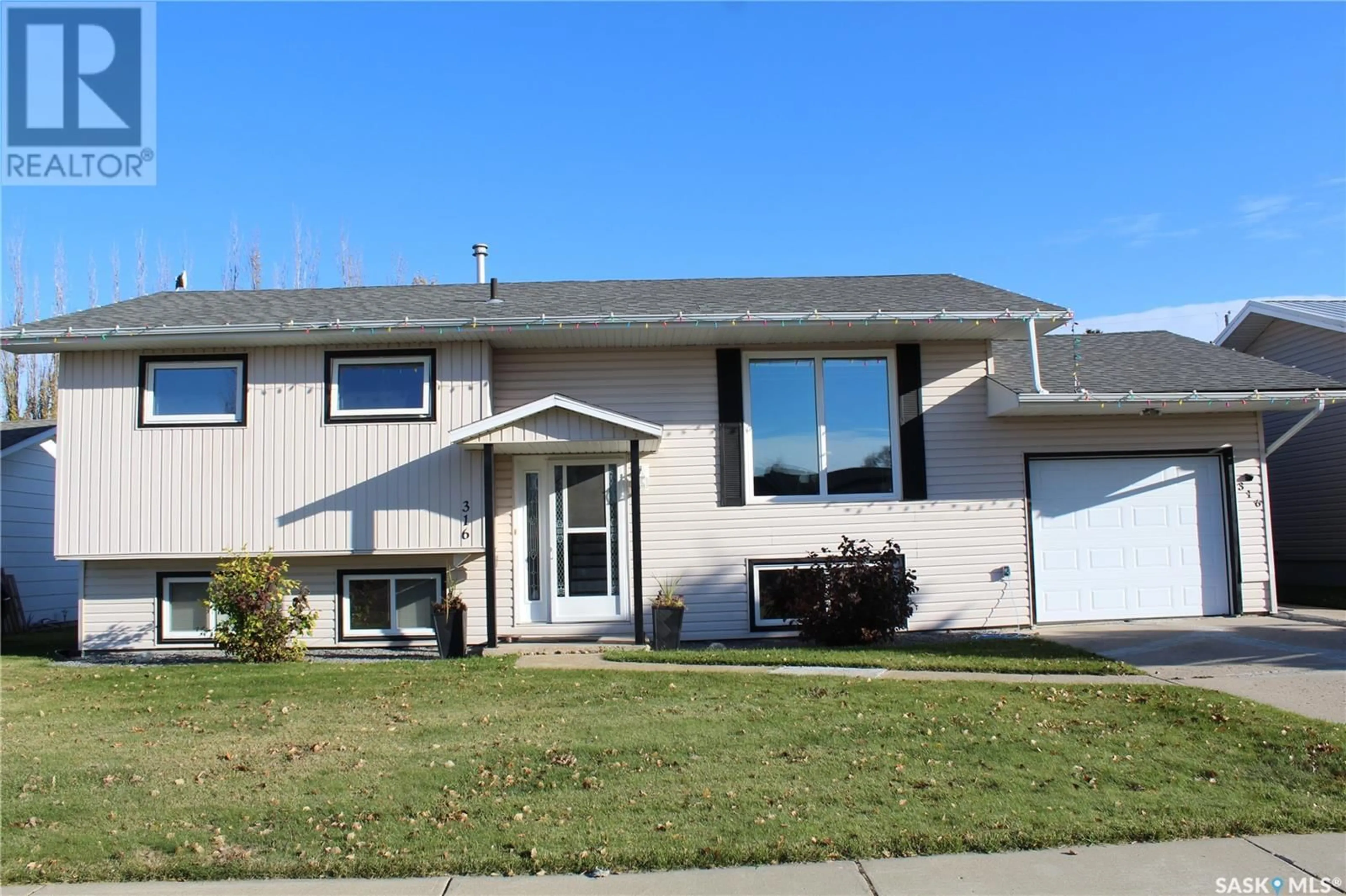 Frontside or backside of a home, the street view for 316 5th AVENUE, Cudworth Saskatchewan S0K1B0