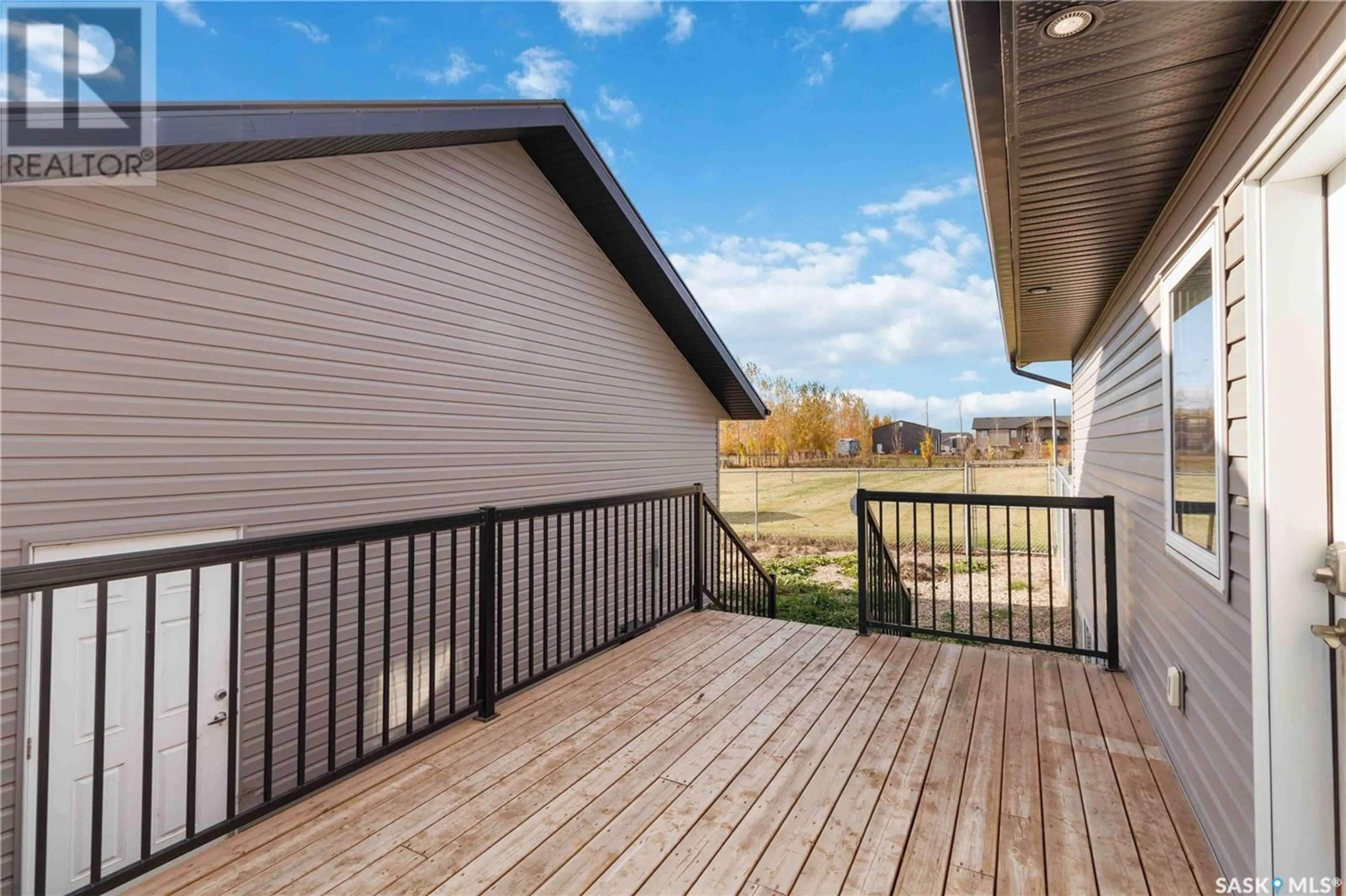 Patio, the fenced backyard for 8 Maple DRIVE, Neuanlage Saskatchewan S0K1X1