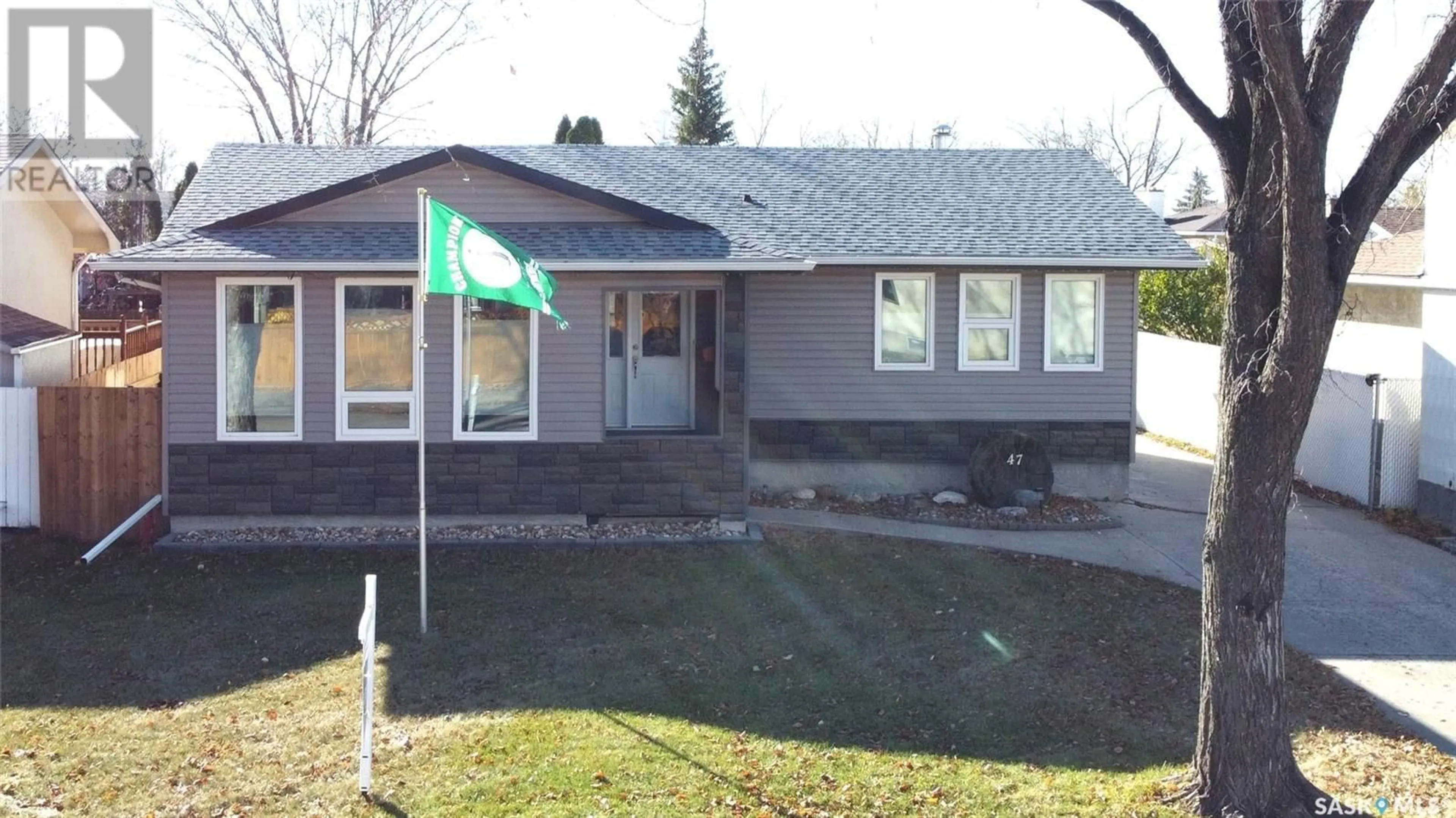 Frontside or backside of a home, cottage for 47 MINOT DRIVE, Regina Saskatchewan S4X1B5