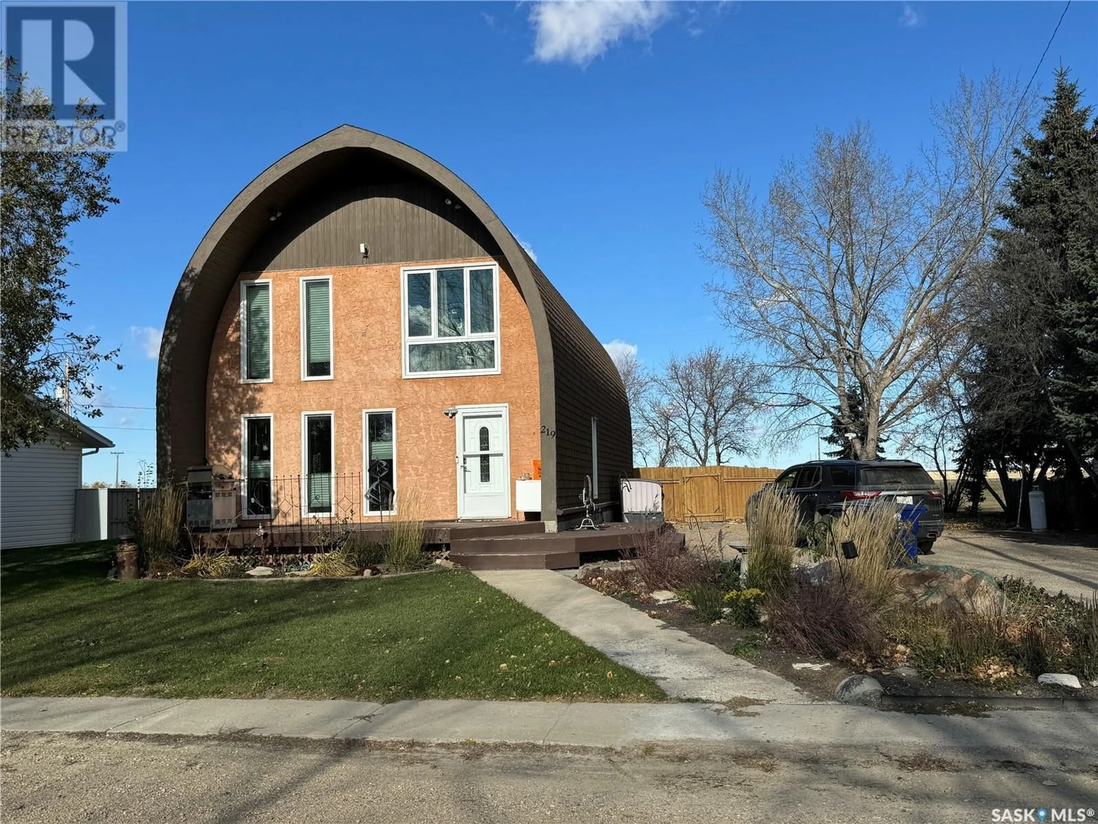 Frontside or backside of a home, the front or back of building for 219 Jubilee CRESCENT, Landis Saskatchewan S0K2K0