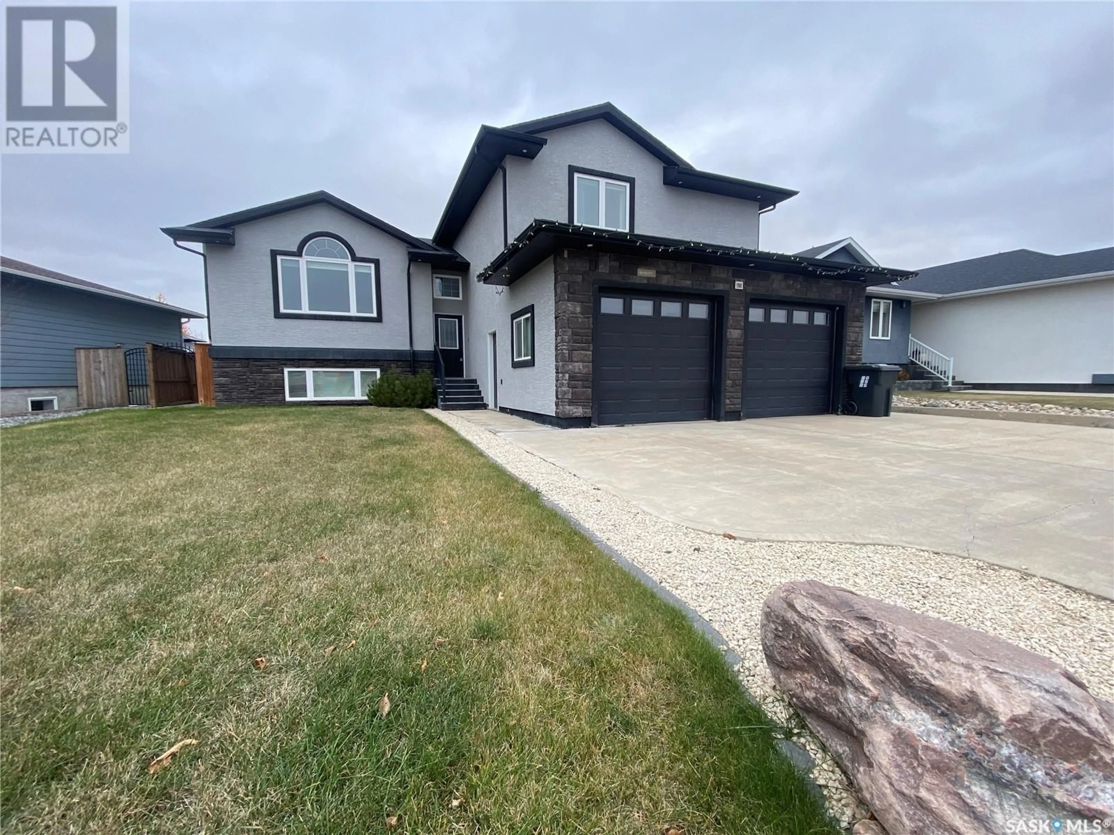 Frontside or backside of a home, the street view for 74 Madge WAY, Yorkton Saskatchewan S3N0X2