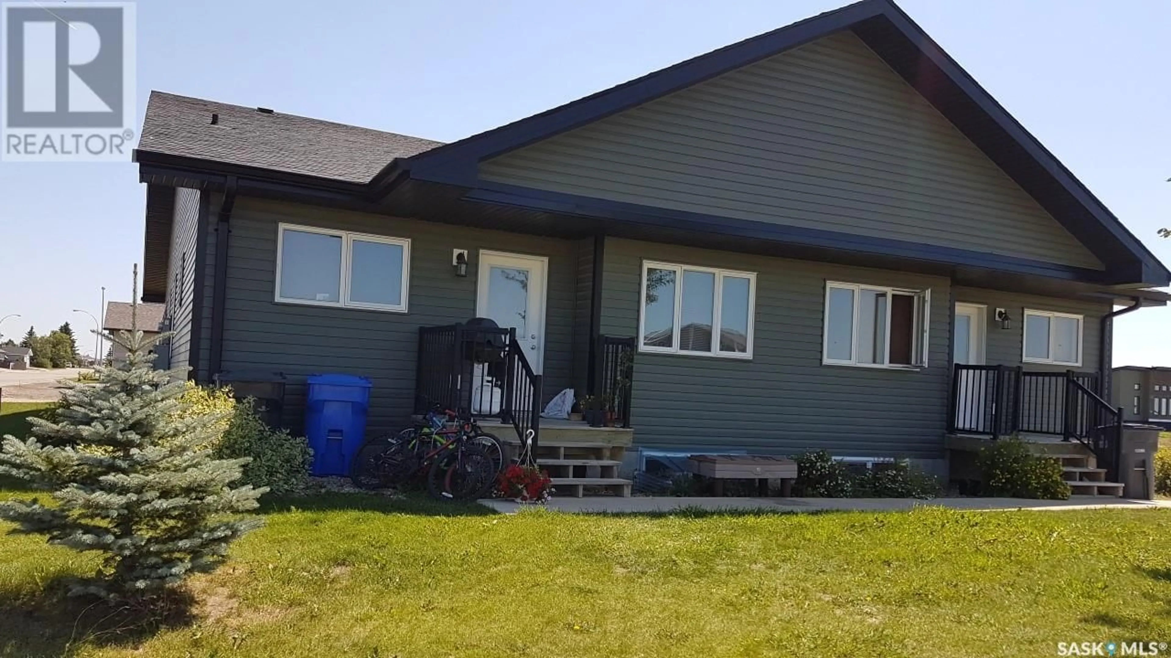 Frontside or backside of a home, cottage for 1 201 Carlyle AVENUE, Carlyle Saskatchewan S0C0R0