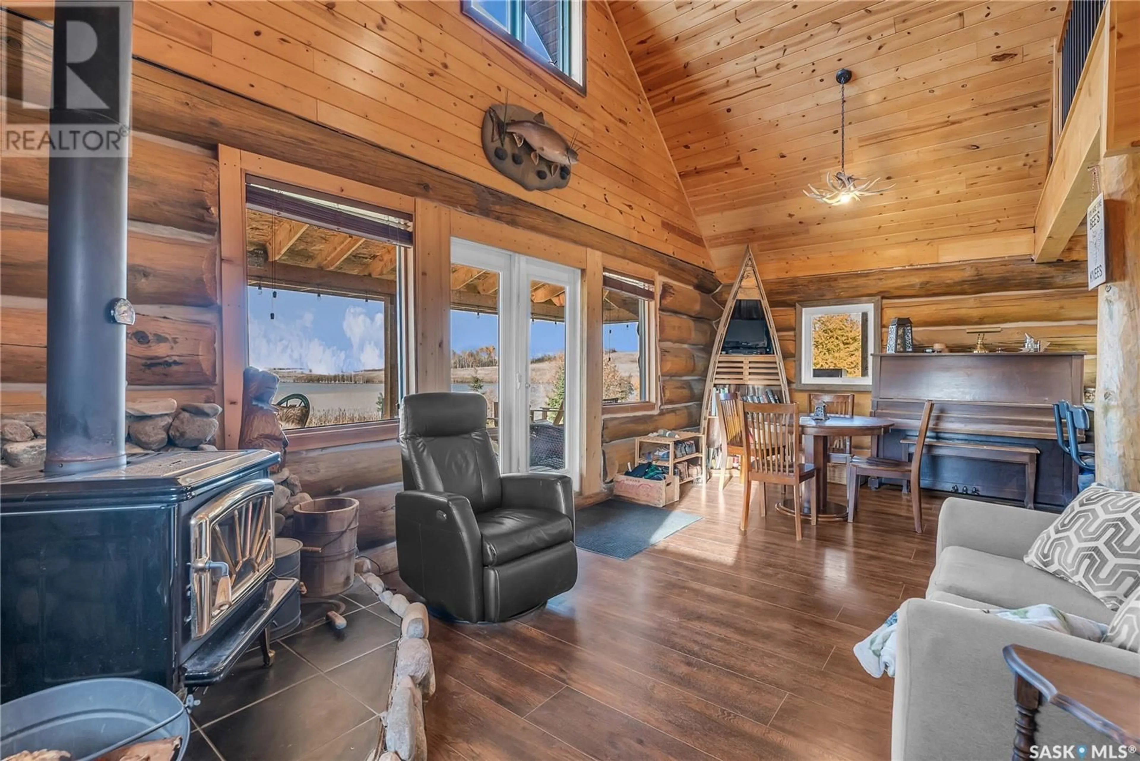 Living room, wood floors for Blue Heron Gardens, Fish Creek Rm No. 402 Saskatchewan S0K1B0