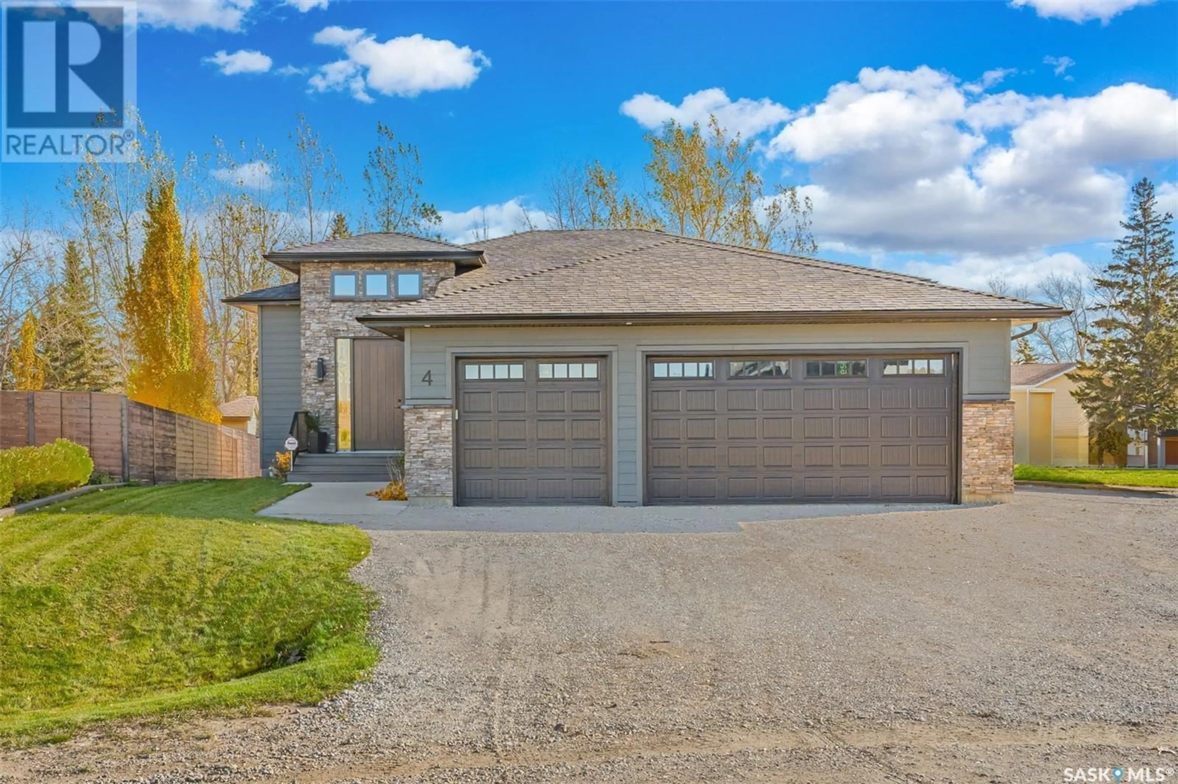 Frontside or backside of a home, cottage for 4 Willow View COURT, Blackstrap Shields Saskatchewan S7C0A3