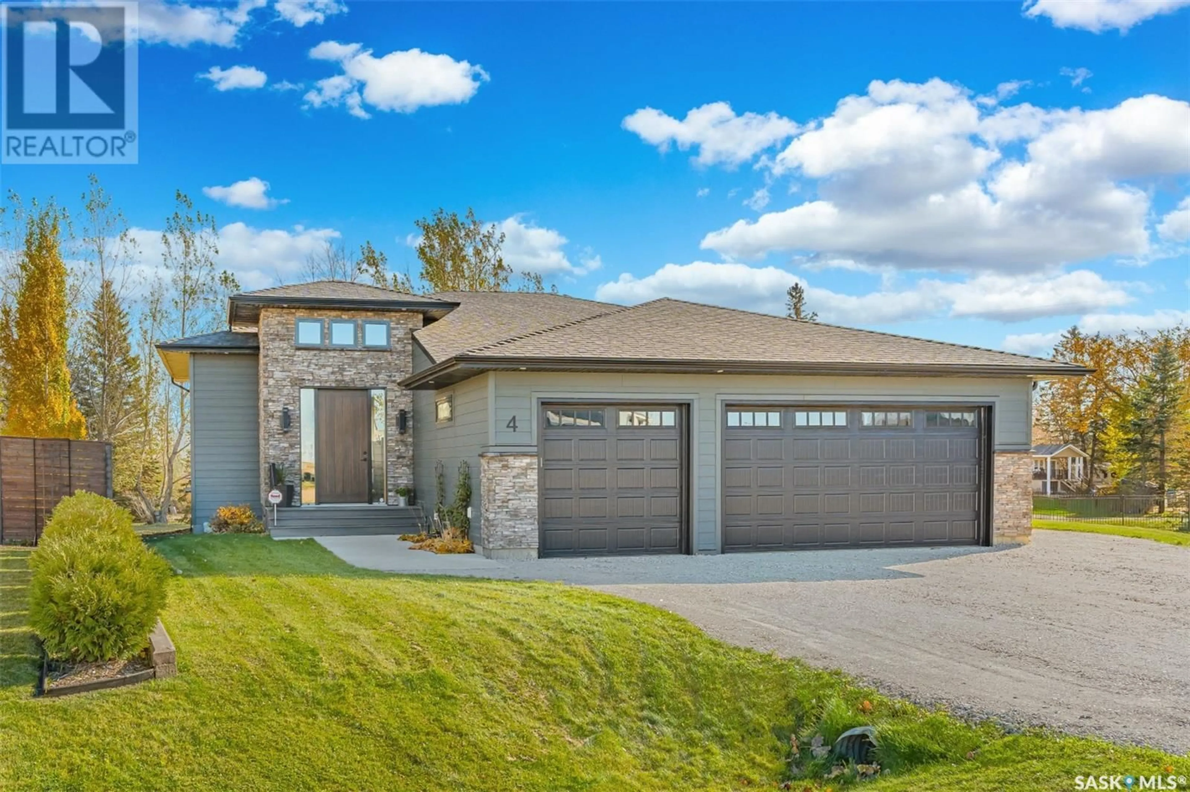 Frontside or backside of a home, cottage for 4 Willow View COURT, Blackstrap Shields Saskatchewan S7C0A3