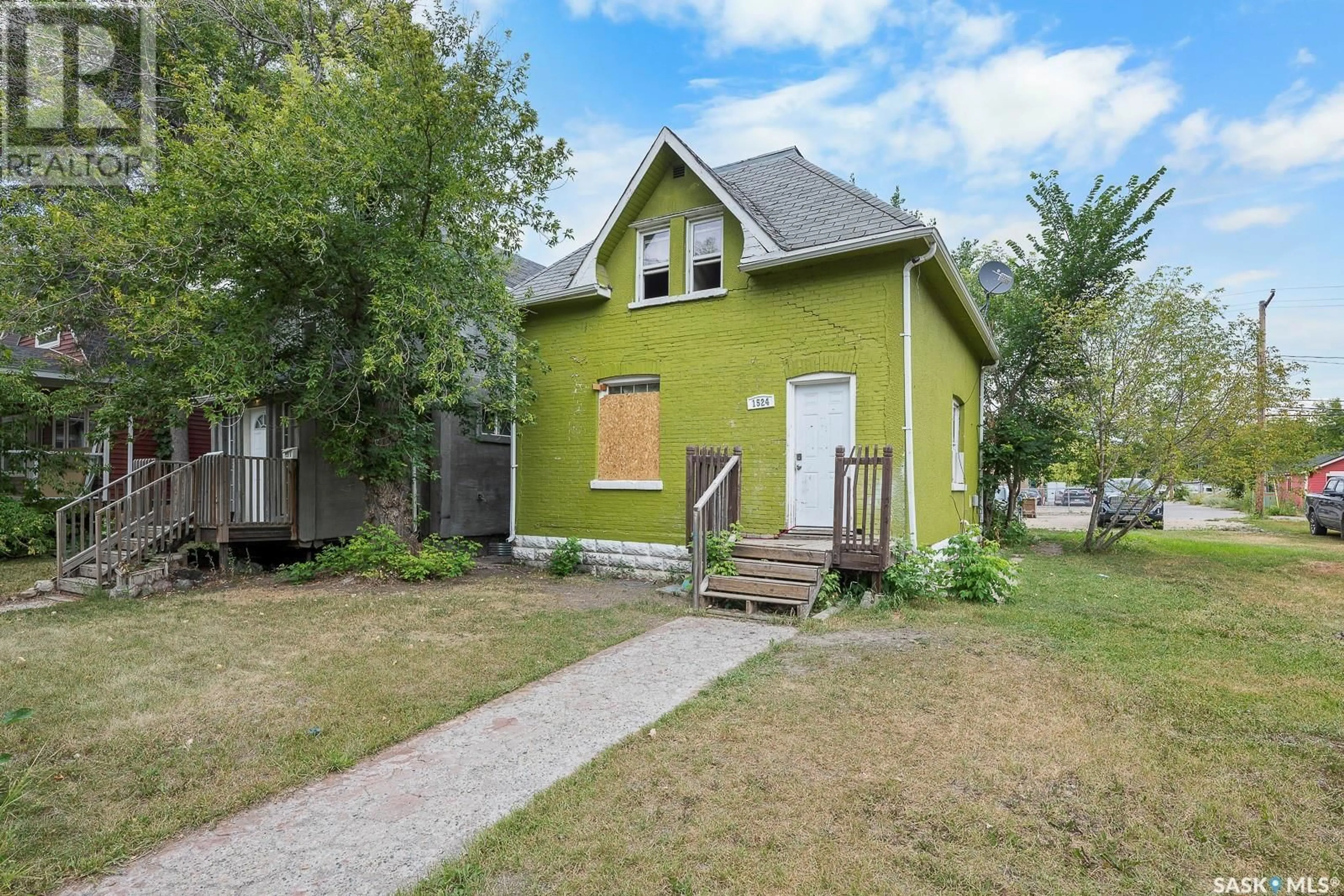 Frontside or backside of a home, cottage for 1524 VICTORIA AVENUE, Regina Saskatchewan S4P0P5