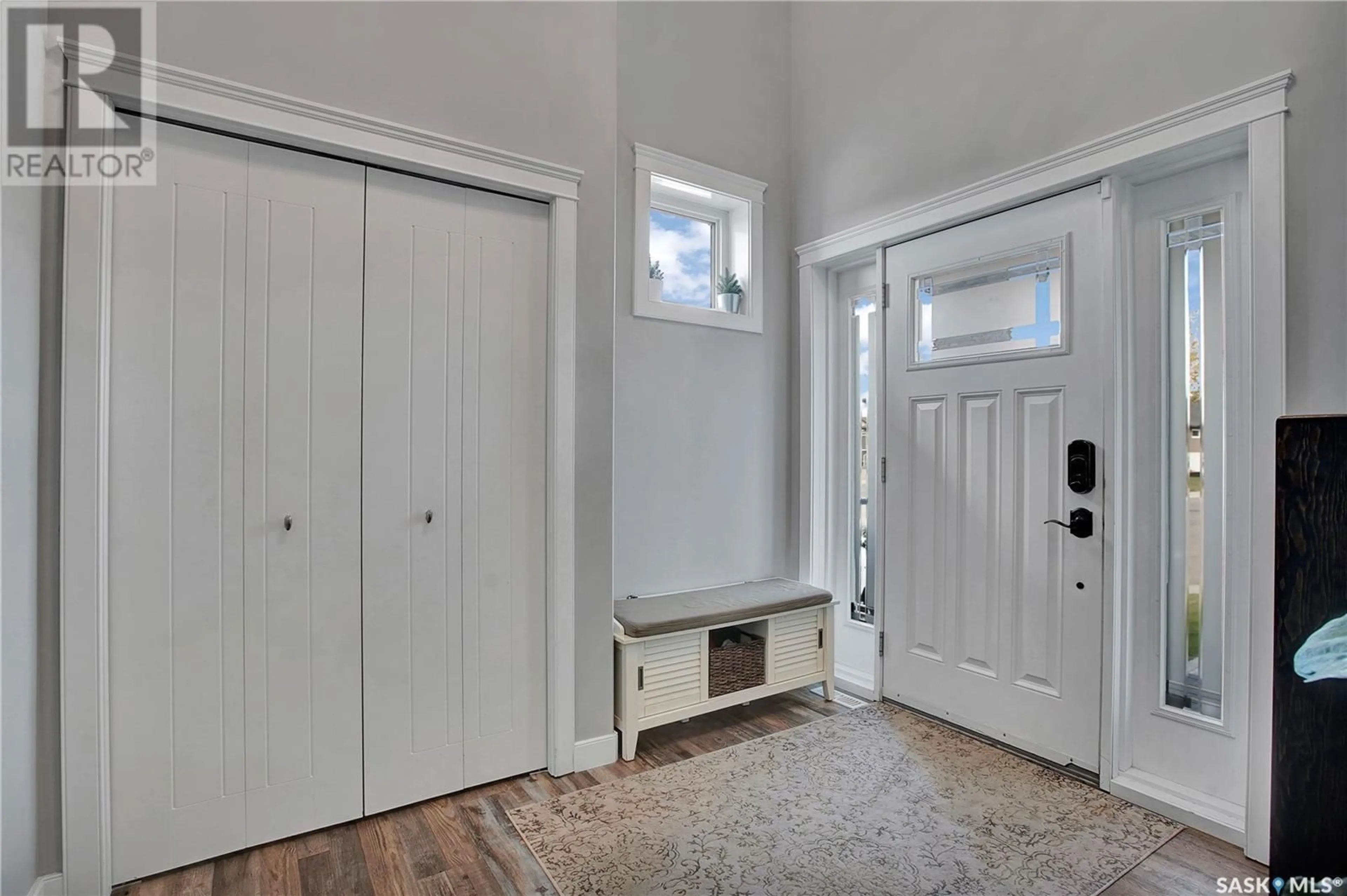 Indoor entryway, wood floors for 403 Patrick RISE, Saskatoon Saskatchewan S7W0G3