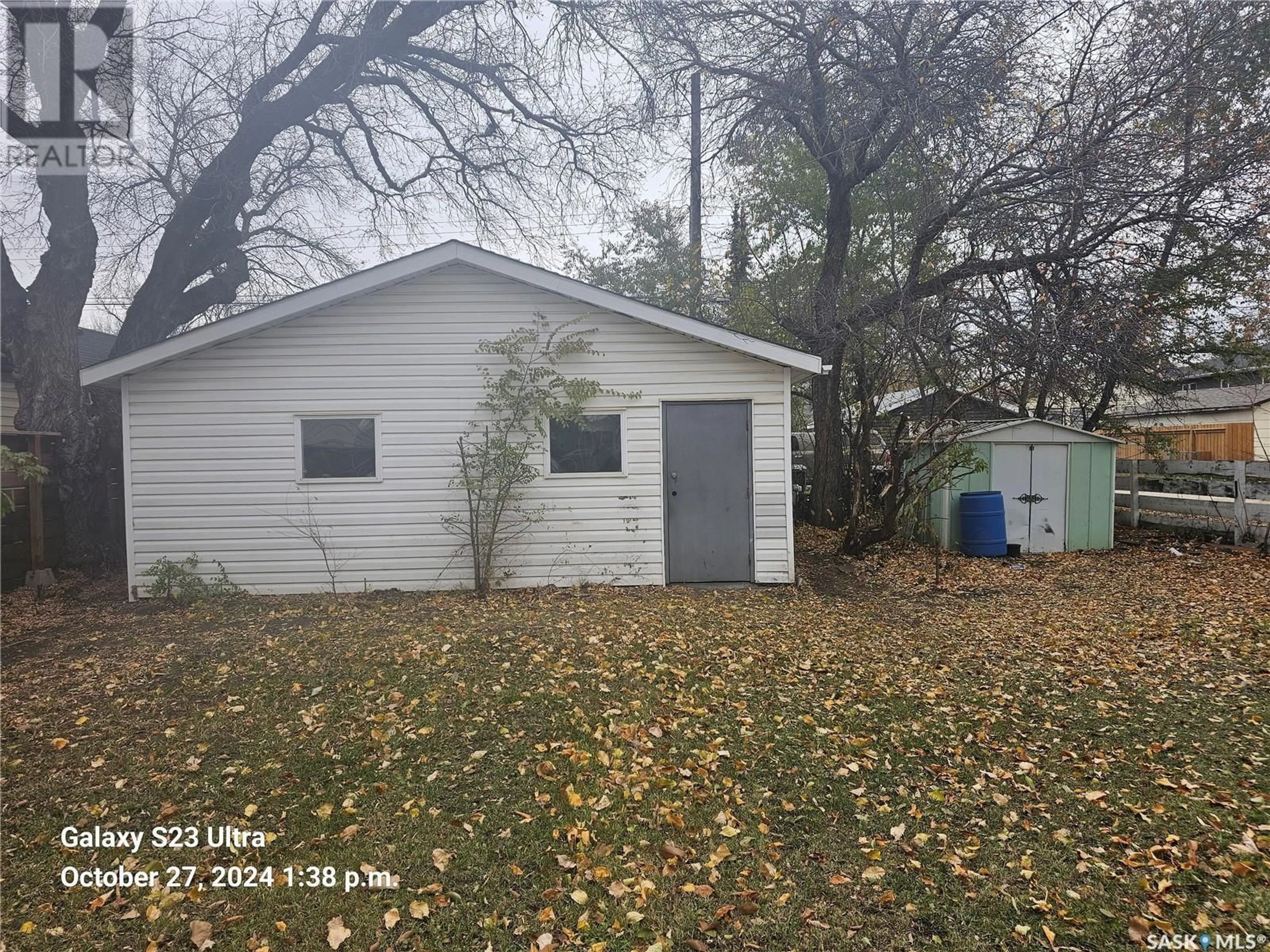 Shed for 1022 K AVENUE S, Saskatoon Saskatchewan S7L0T6