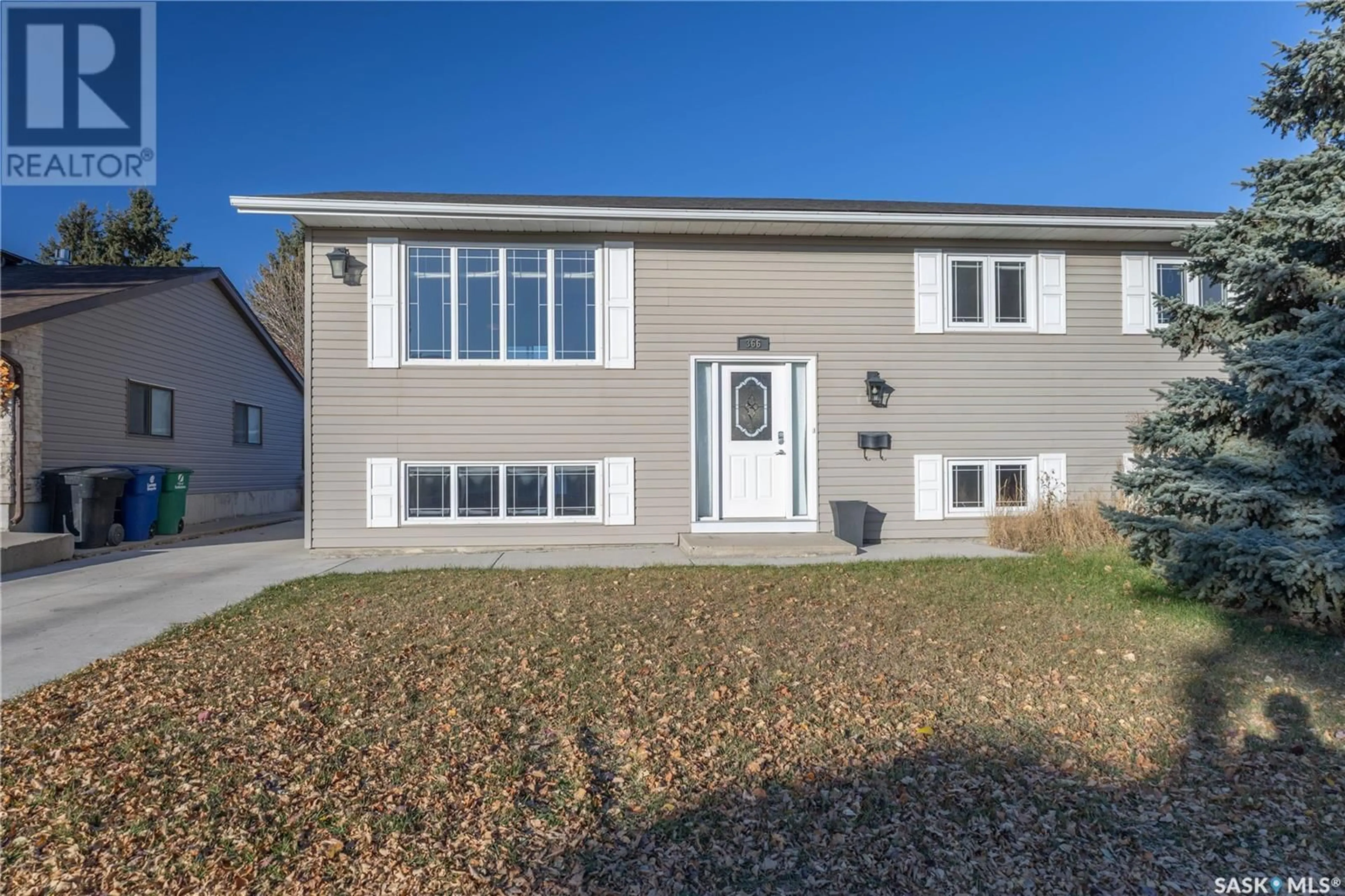 Frontside or backside of a home, the street view for 366 Allegretto CRESCENT, Saskatoon Saskatchewan S7K6R5