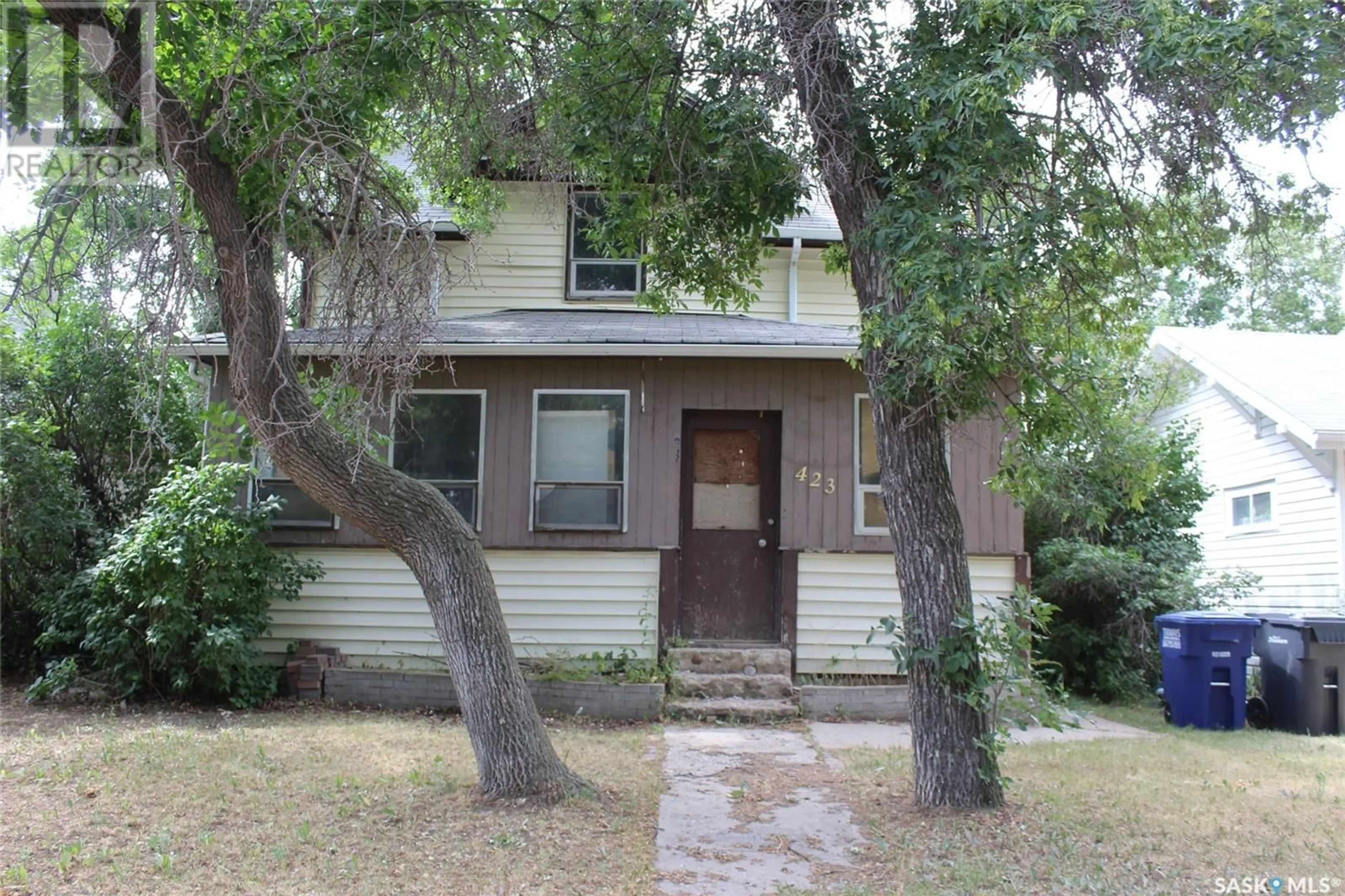 Frontside or backside of a home, cottage for 423 2nd STREET W, Shaunavon Saskatchewan S0N2M0