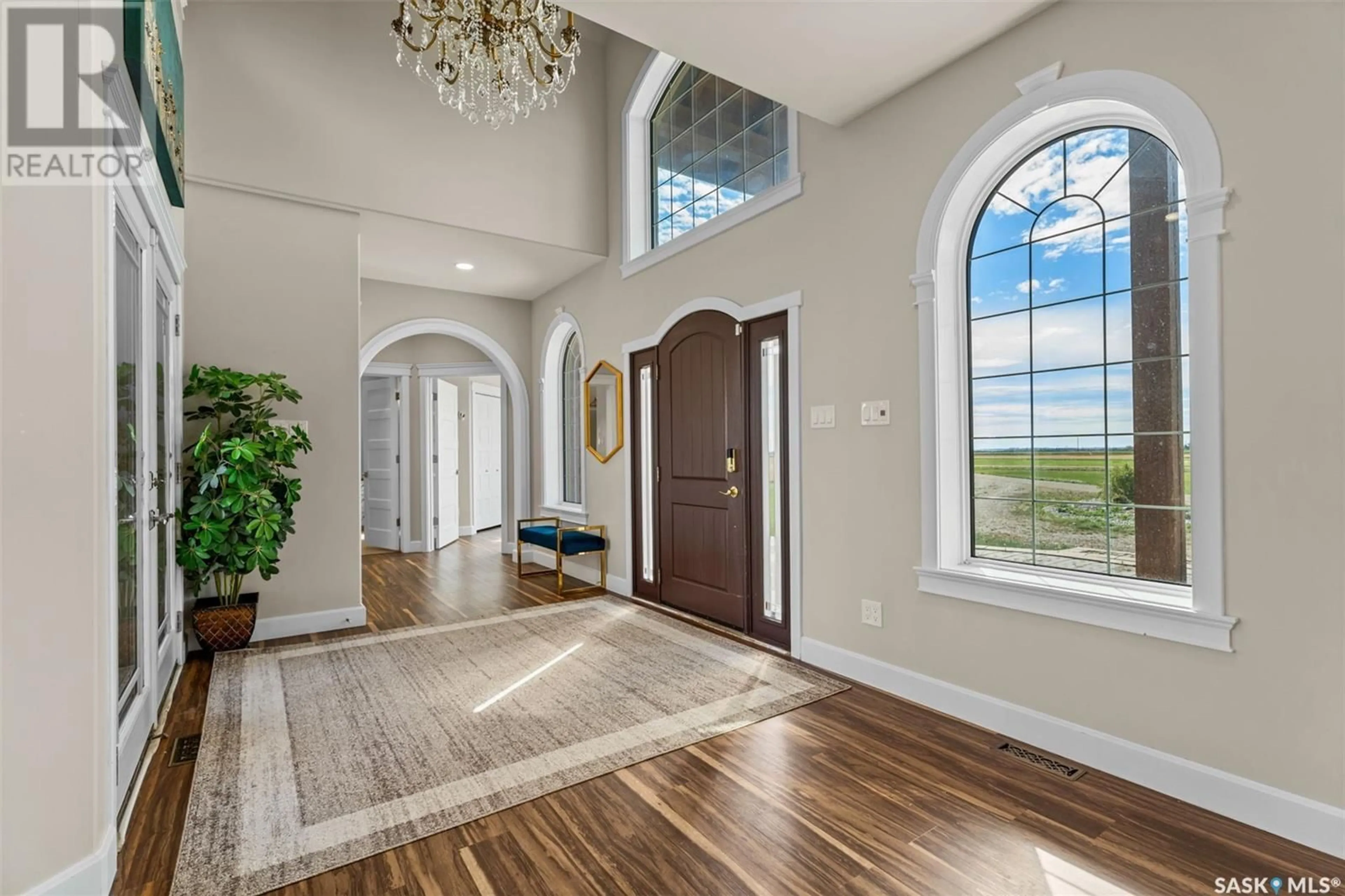 Indoor entryway, wood floors for Kamsack Luxe Estate, Cote Rm No. 271 Saskatchewan S0A1S0