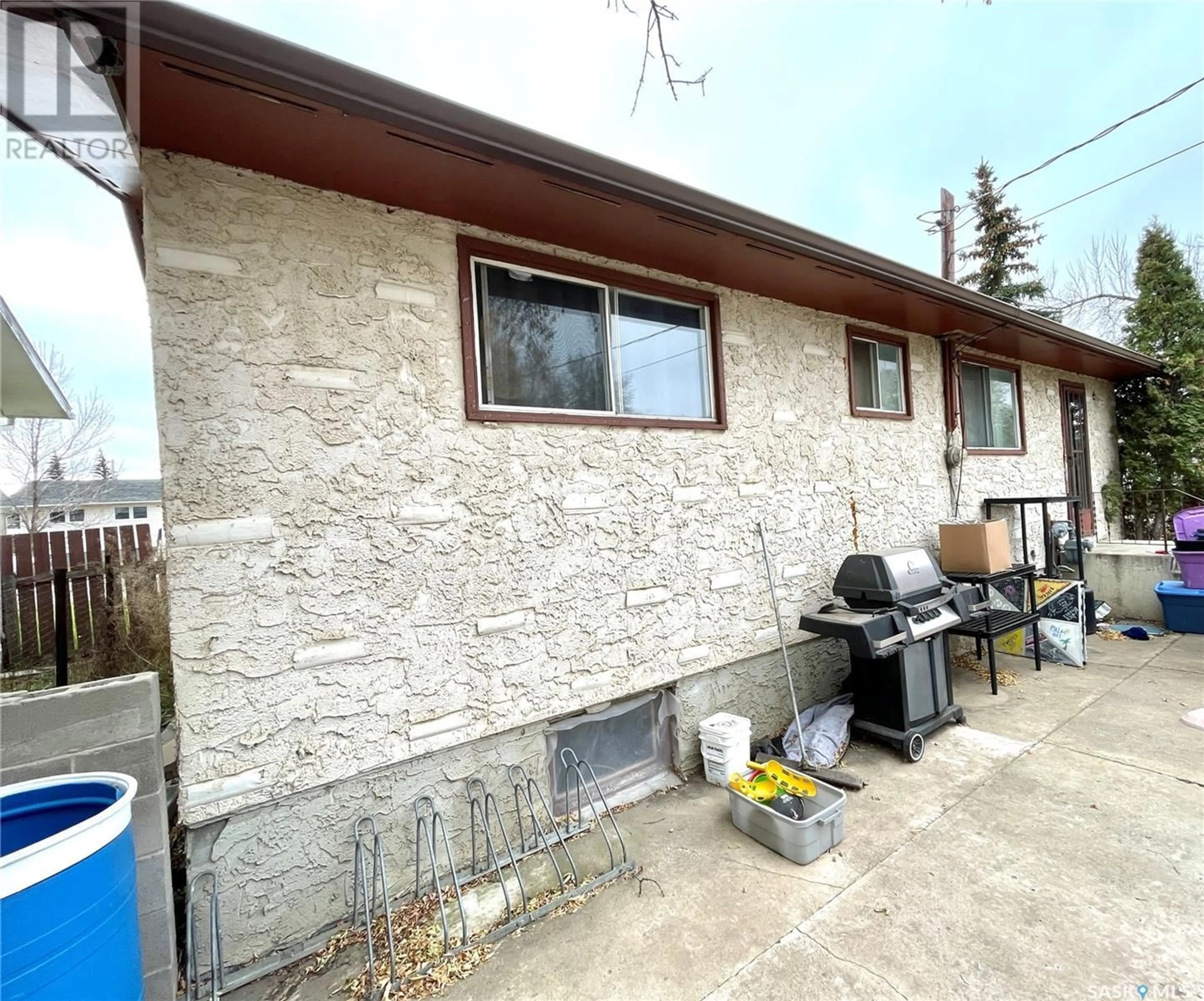 A pic from exterior of the house or condo, the front or back of building for 296 20th STREET W, Battleford Saskatchewan S0M0E0