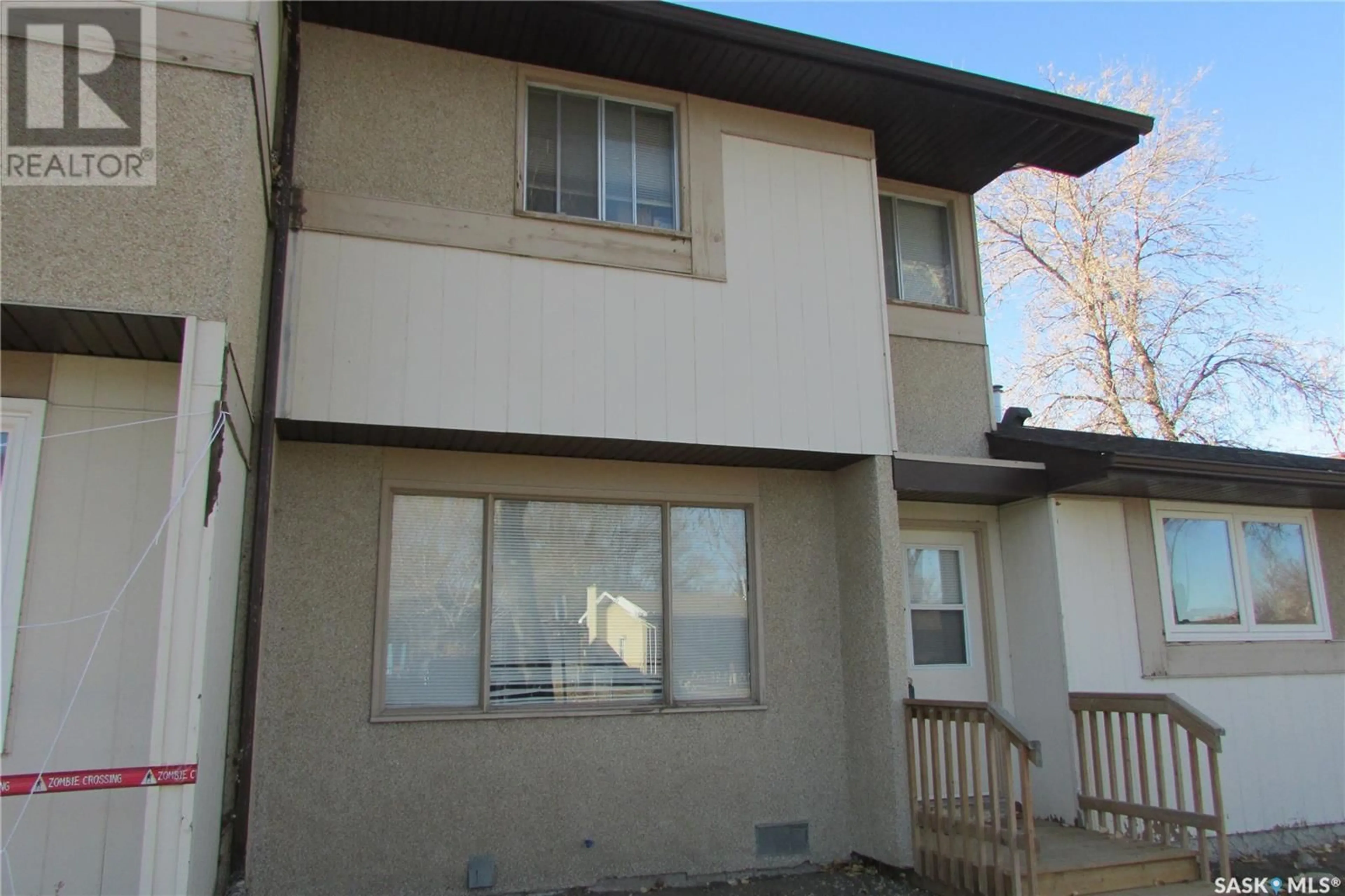 A pic from exterior of the house or condo, the front or back of building for 1310 Brown STREET, Regina Saskatchewan S4N5M5