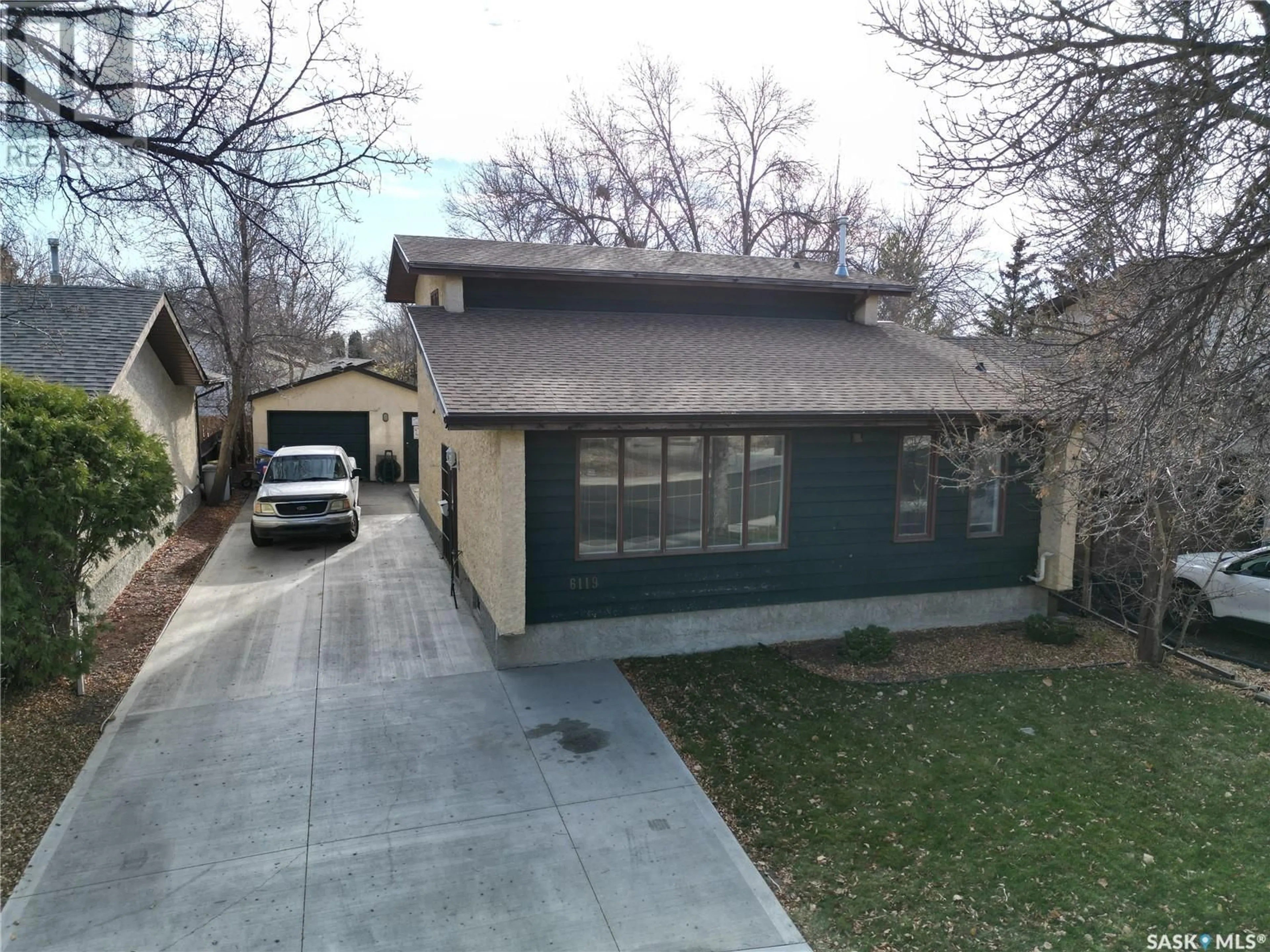 Frontside or backside of a home, the street view for 6119 Dalgliesh DRIVE, Regina Saskatchewan S4X2K3