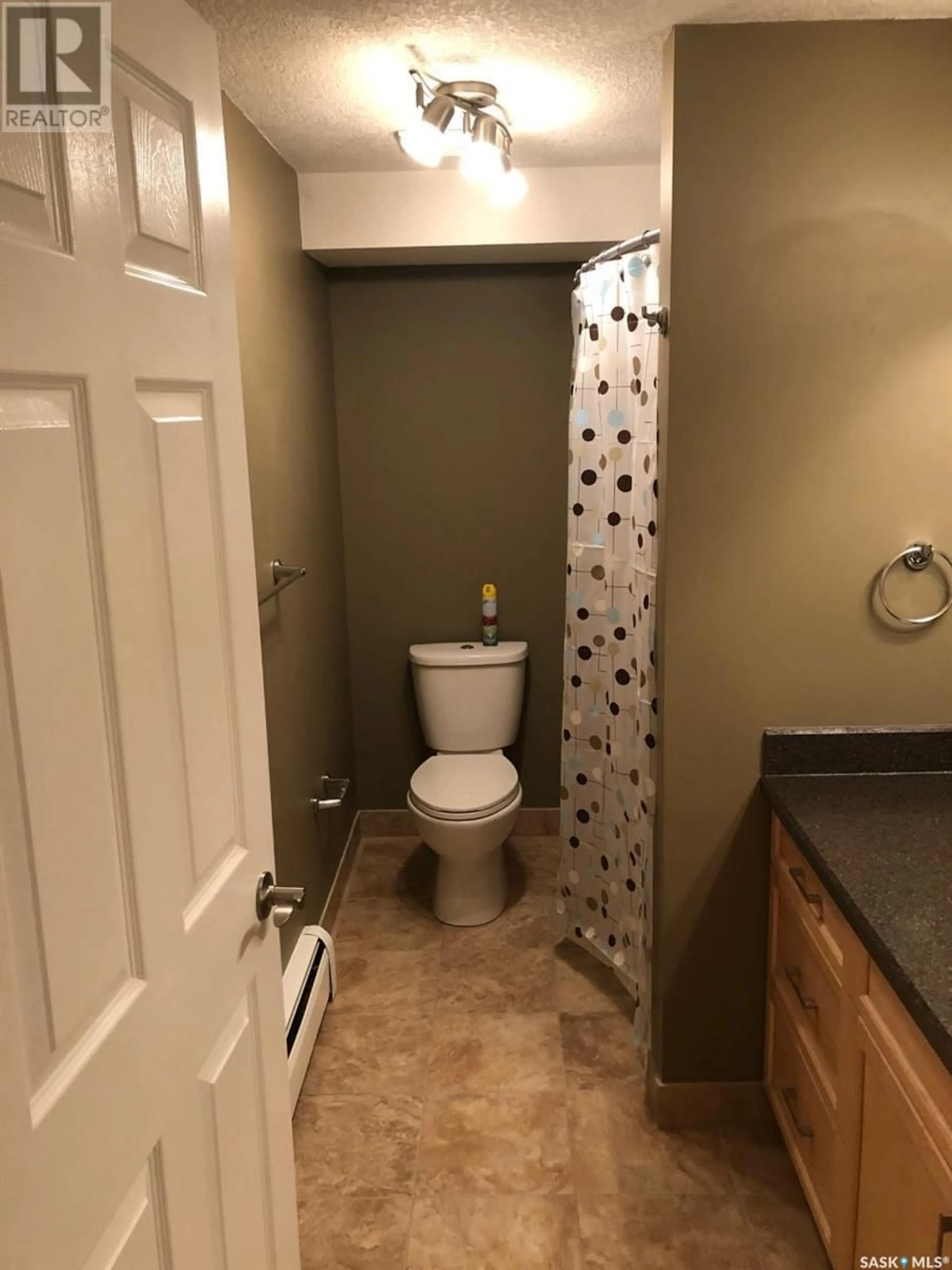 Standard bathroom, not visible floor for 1 15 Coventry ROAD, Regina Saskatchewan S4T5Z4