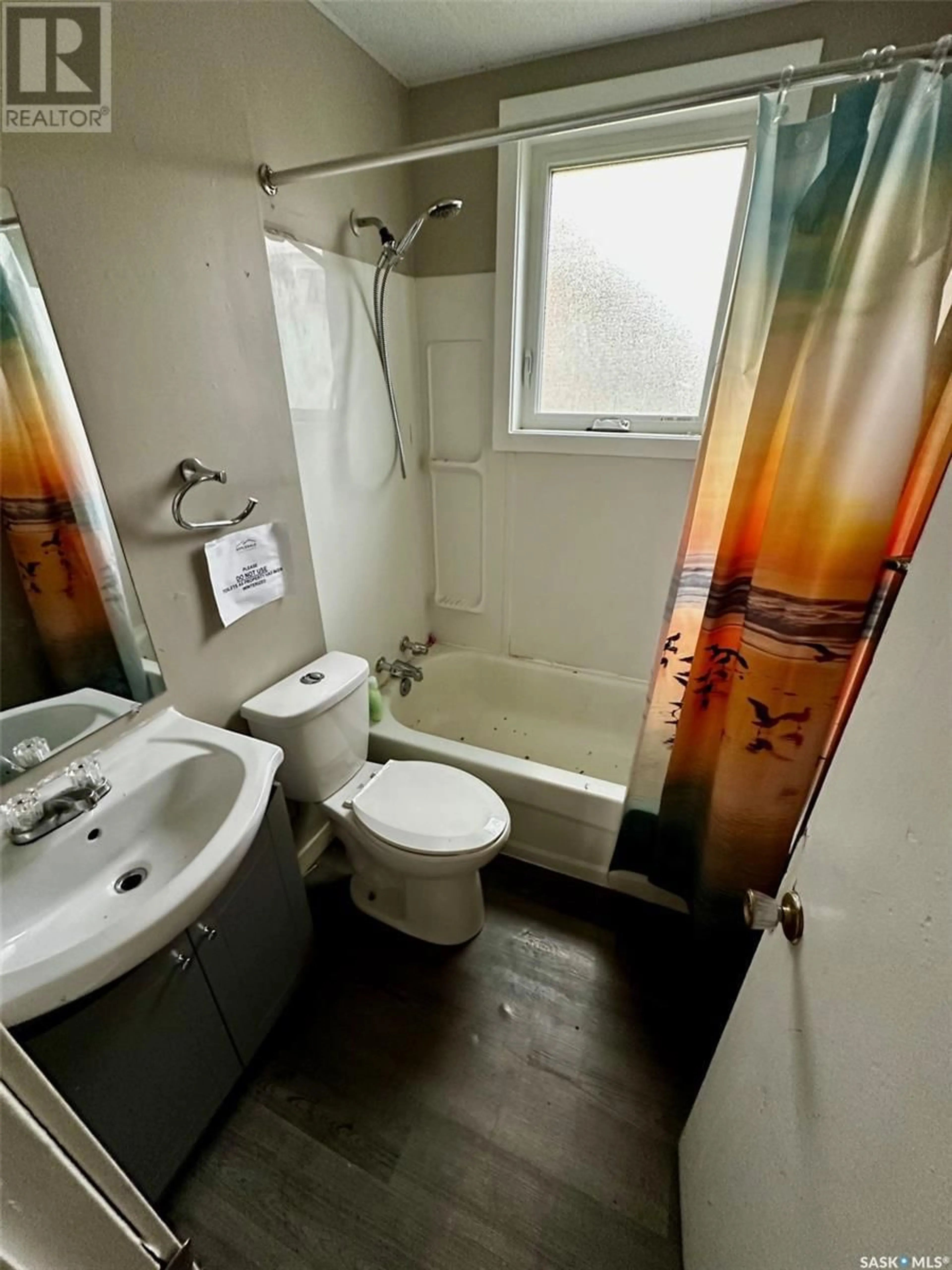 Standard bathroom, unknown floor for 489 Smith STREET, Regina Saskatchewan S4R2L3