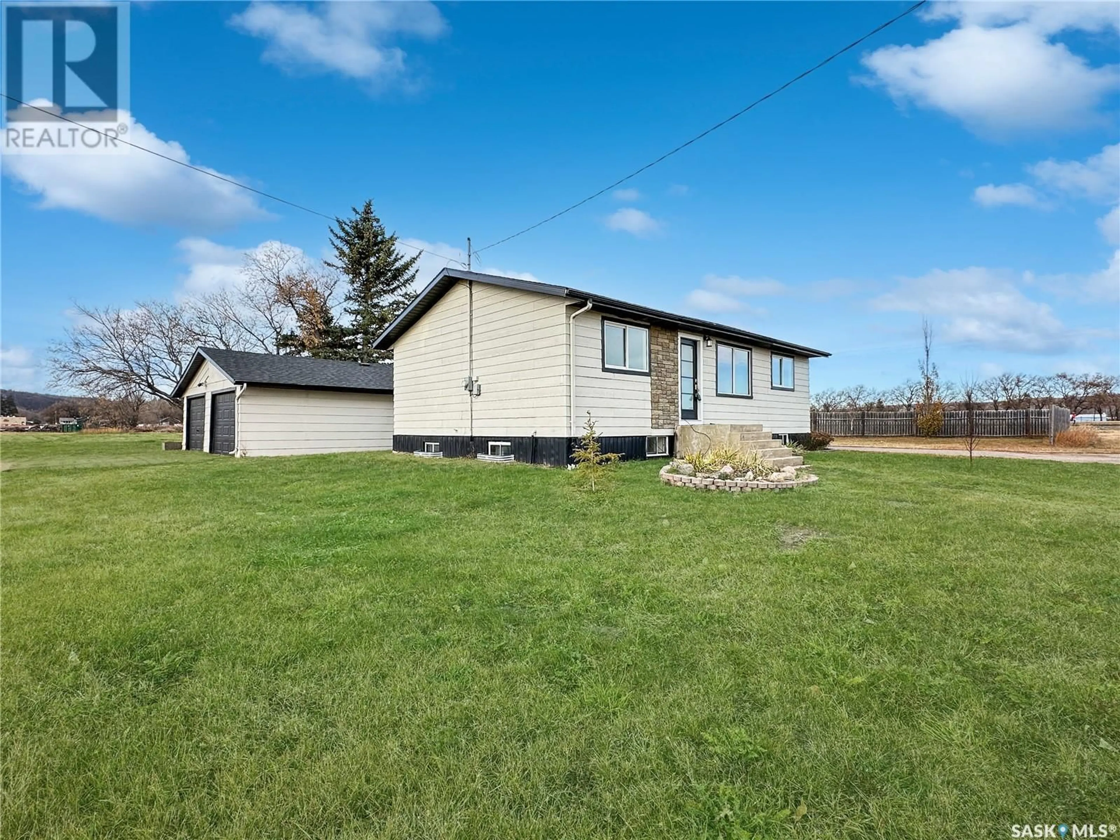 Frontside or backside of a home, cottage for 398 Okaneese AVENUE, Fort Qu'Appelle Saskatchewan S0G1S0