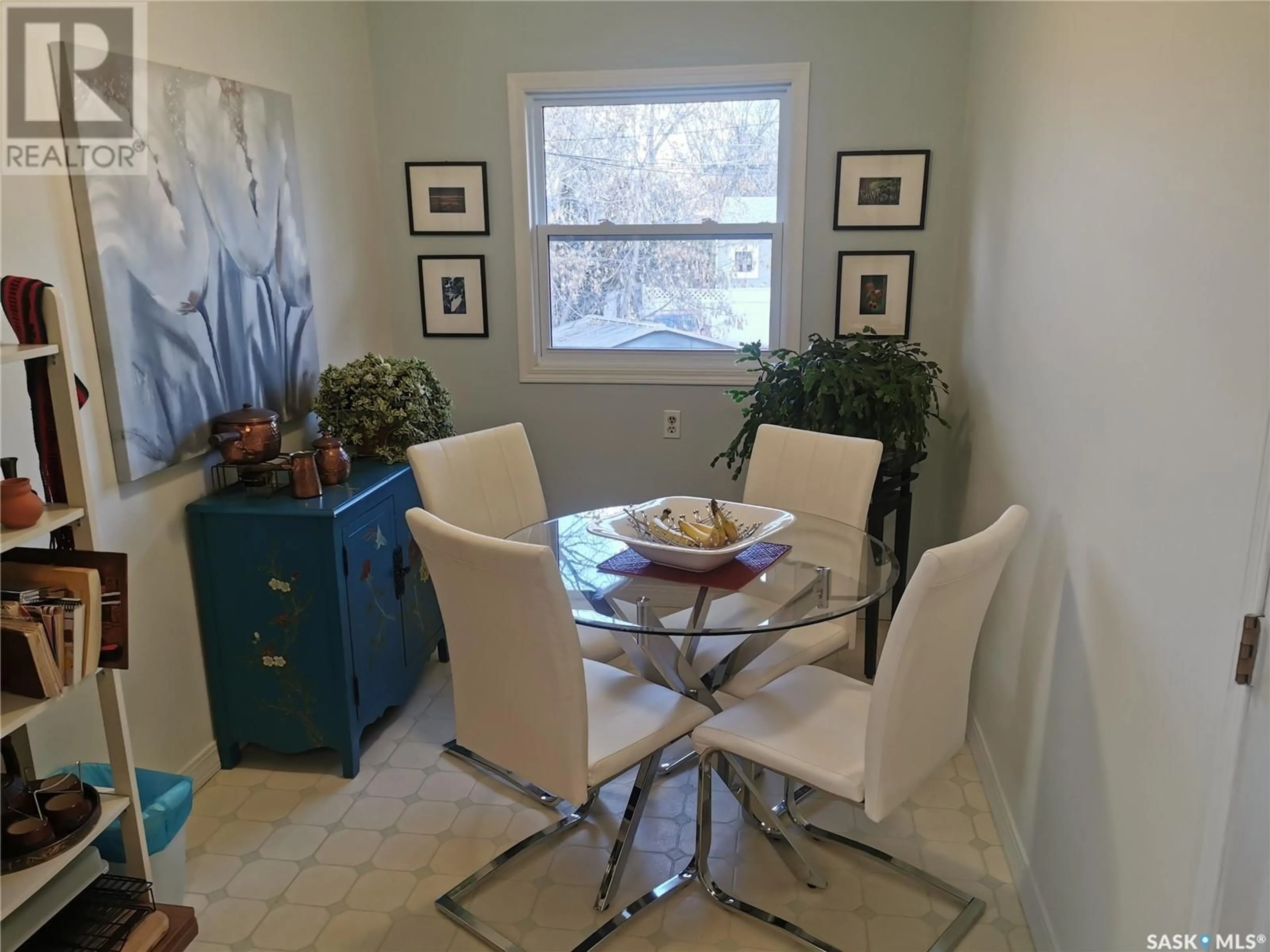 Dining room, wood floors, cottage for 305 Ruth STREET E, Saskatoon Saskatchewan S7J0L2