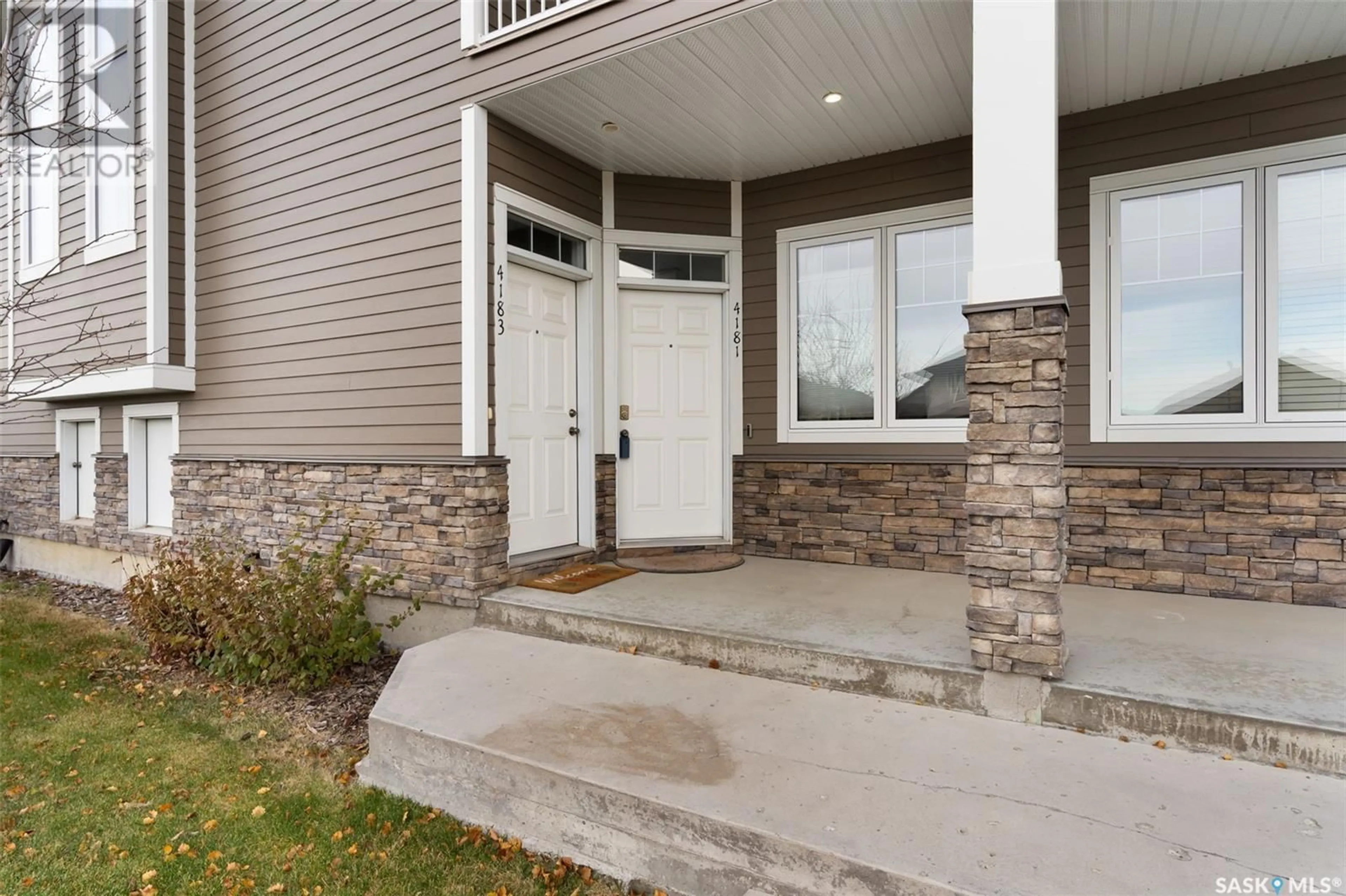 Indoor entryway, cement floor for 4181 Green Apple DRIVE E, Regina Saskatchewan S4V1S1