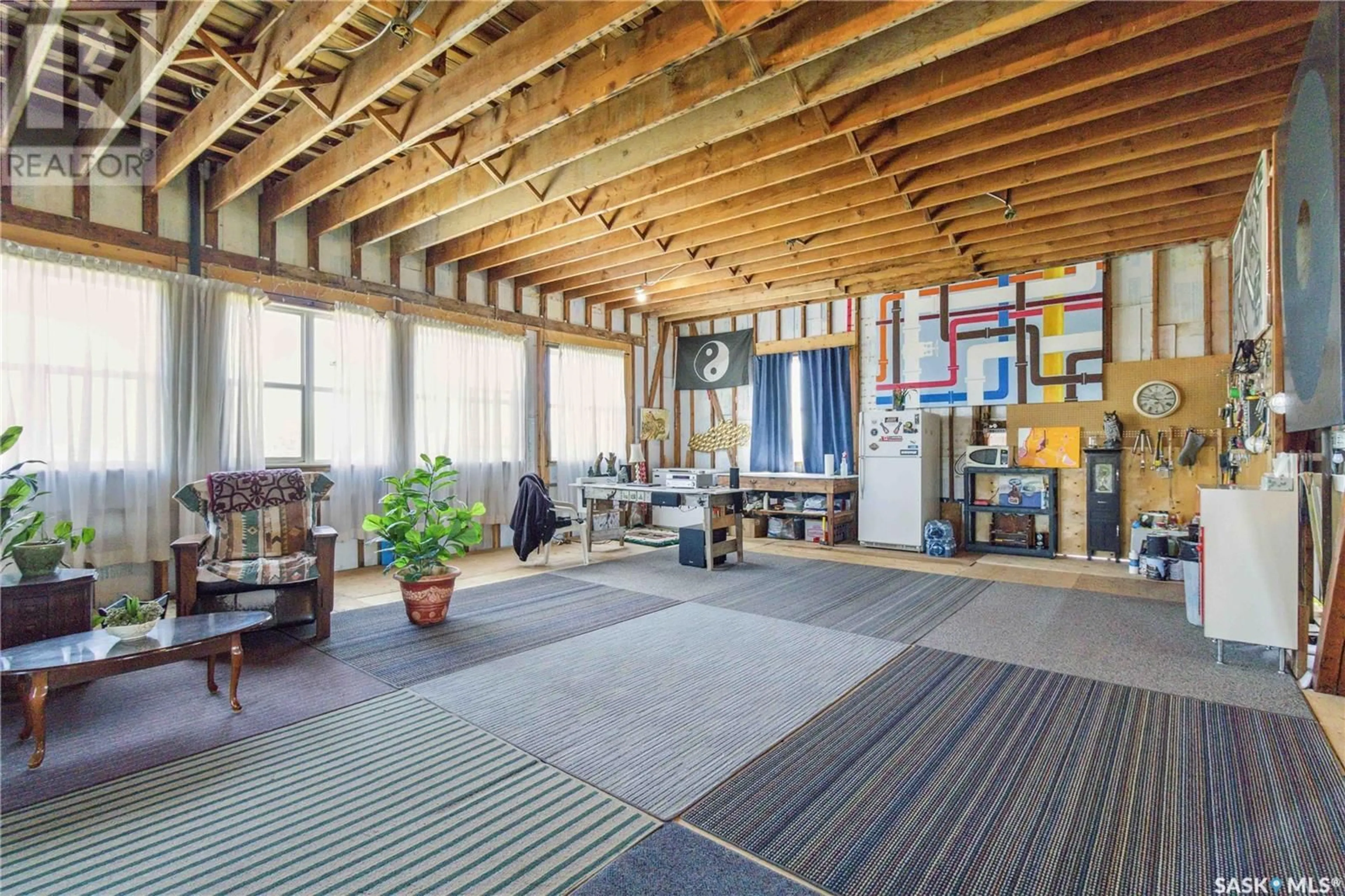 Indoor lobby, wood floors for McLeod Acreage, Perdue Rm No. 346 Saskatchewan S0K3C0