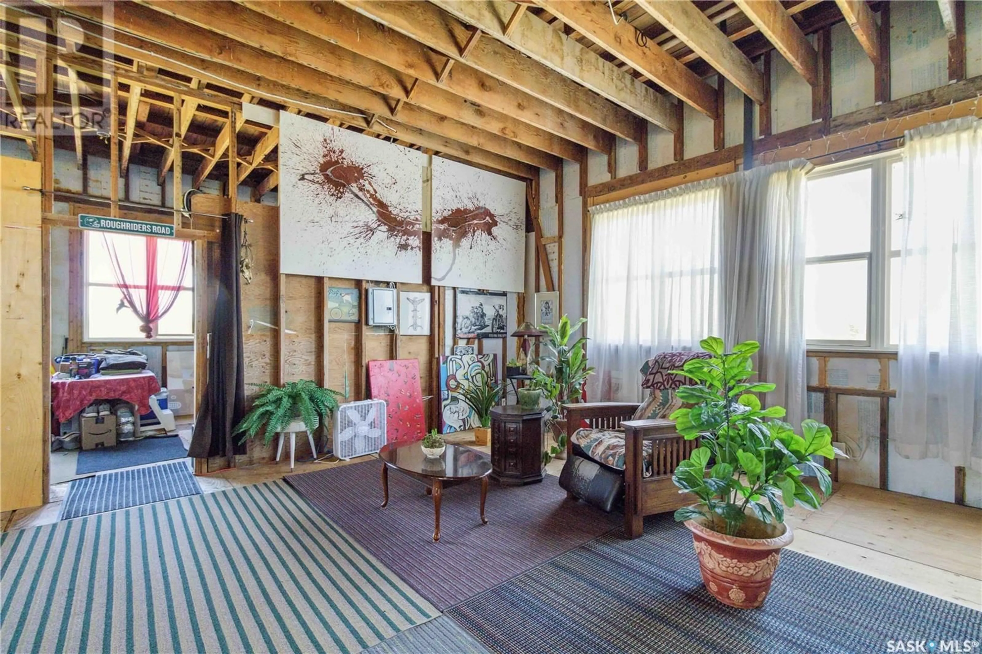 Indoor lobby, wood floors for McLeod Acreage, Perdue Rm No. 346 Saskatchewan S0K3C0