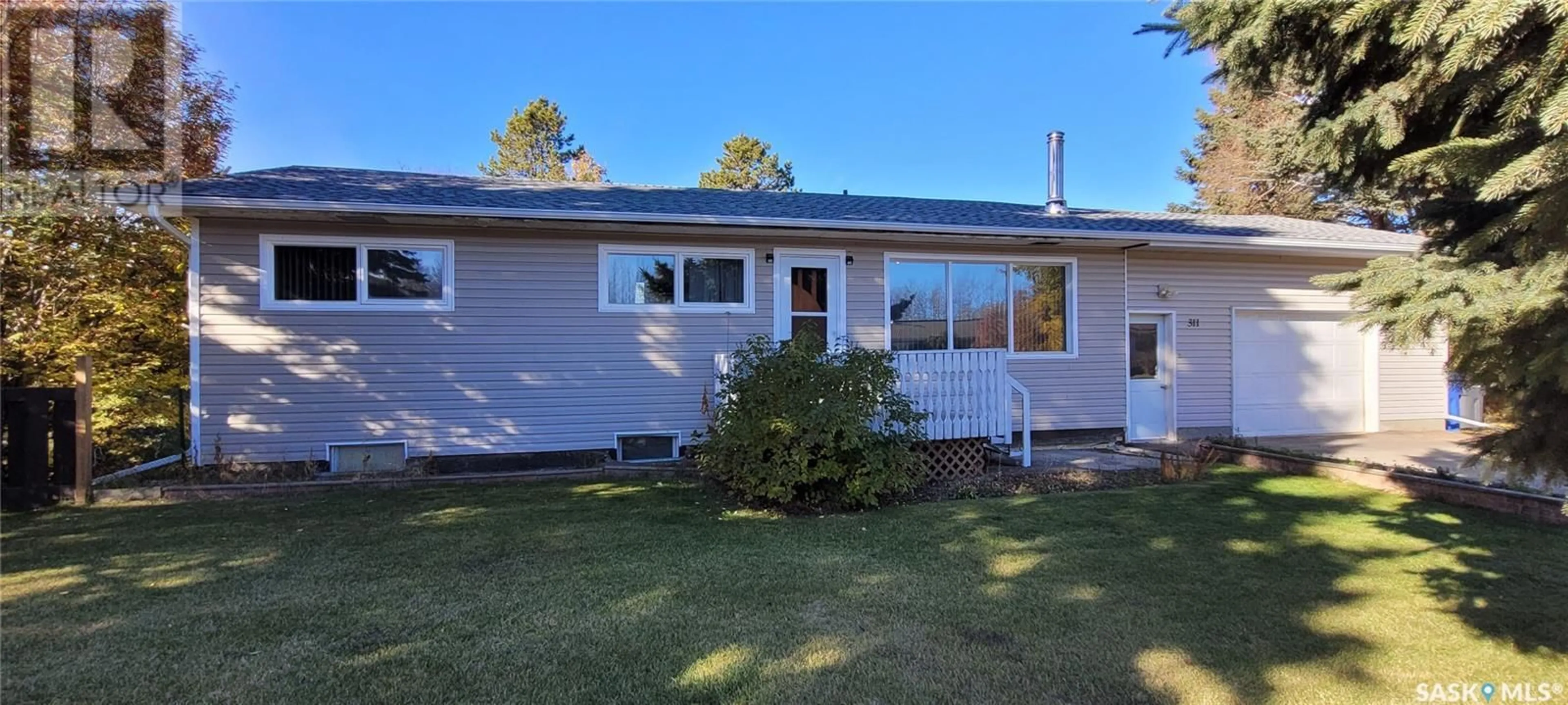 Home with vinyl exterior material, unknown for 311 5TH AVENUE, Loon Lake Saskatchewan S0M1L0