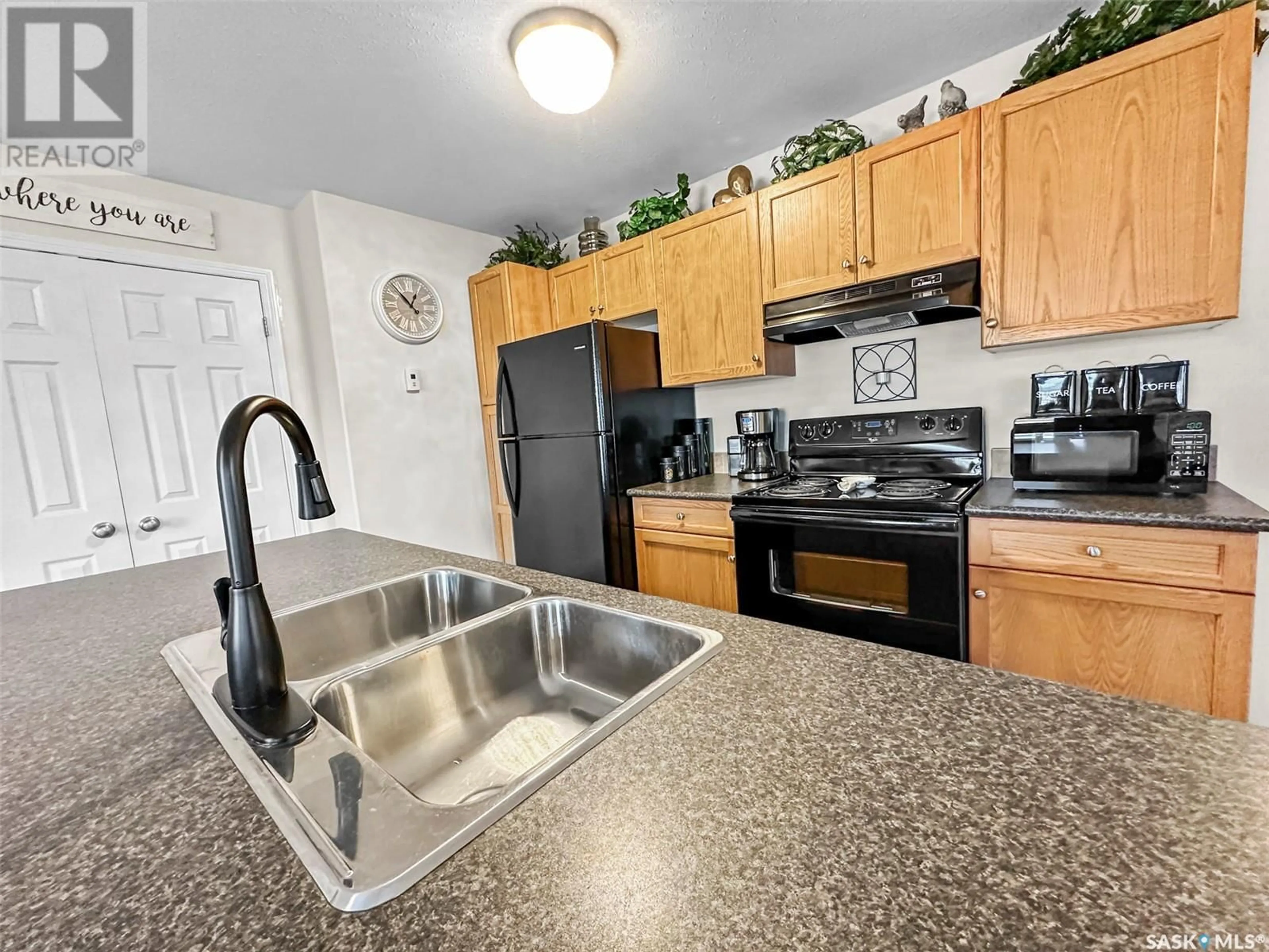 Standard kitchen, wood floors, cottage for 11 1275 South Railway STREET E, Swift Current Saskatchewan S9H5P3