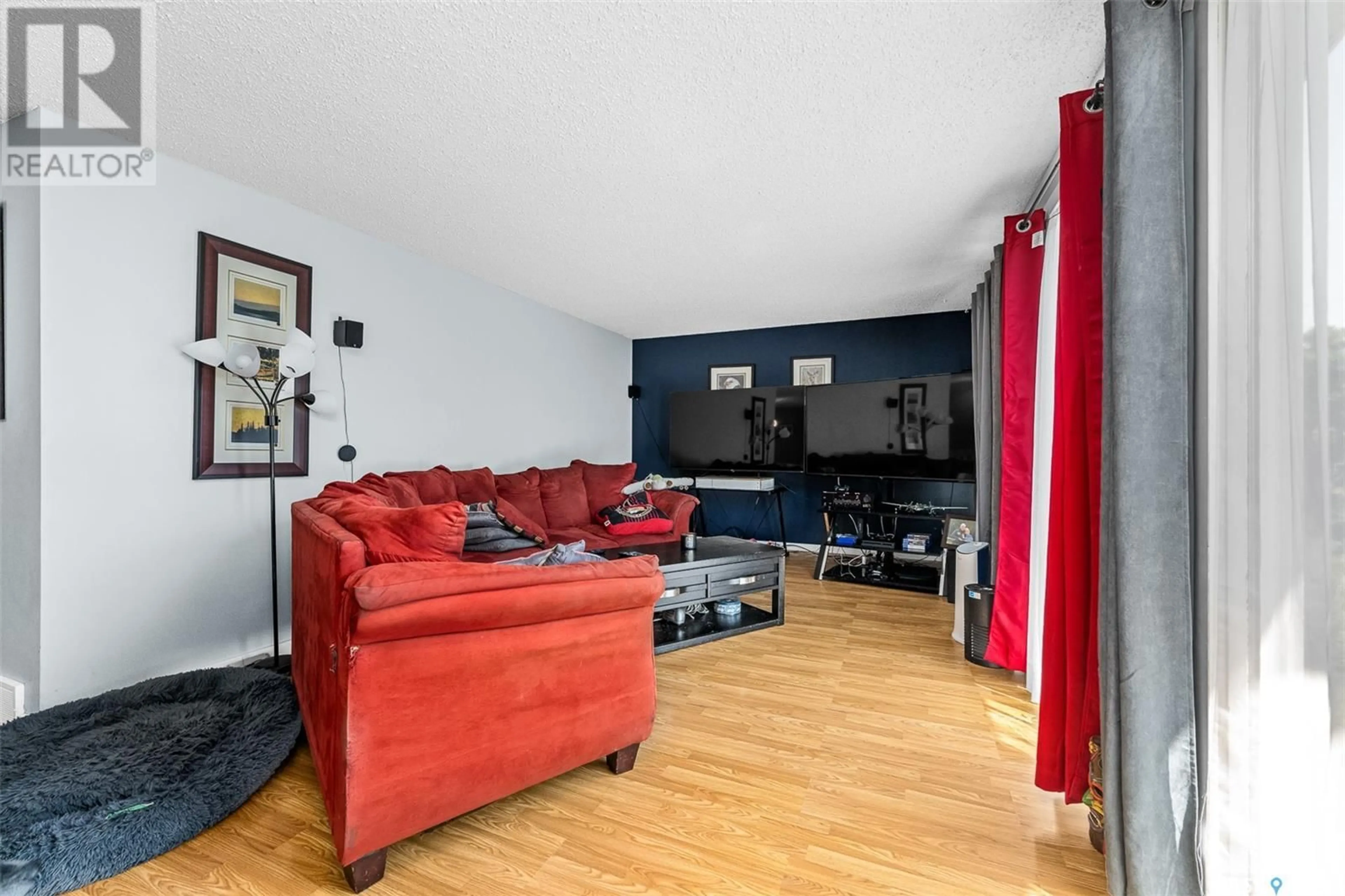 Living room, wood floors for 1430 Hochelaga STREET W, Moose Jaw Saskatchewan S6H6G5