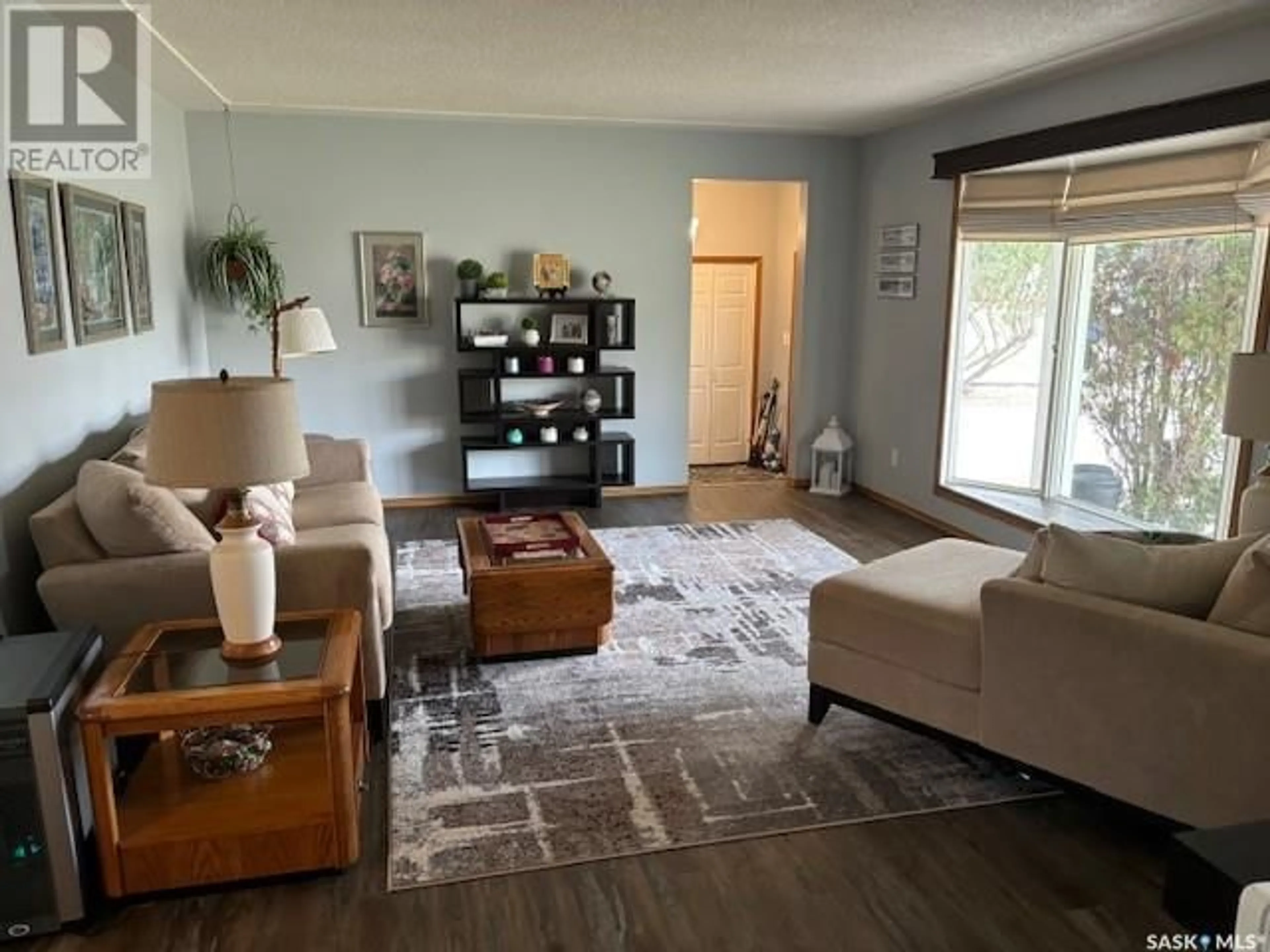 Living room, wood floors for 142 Coronation DRIVE, Canora Saskatchewan S0A0L0