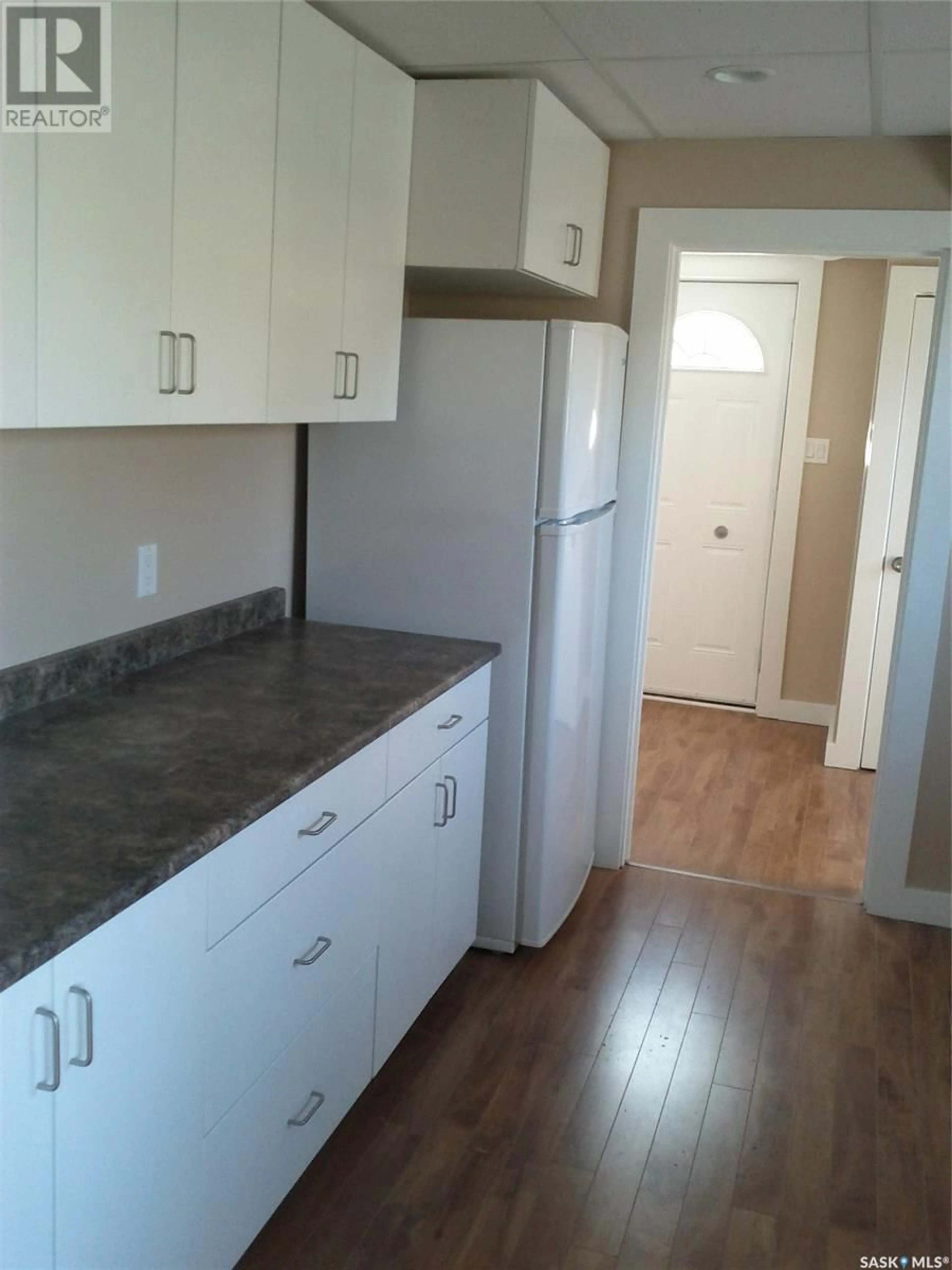 Standard kitchen, wood floors, cottage for 410 & 412 4th AVENUE, Rosthern Saskatchewan S0K3R0