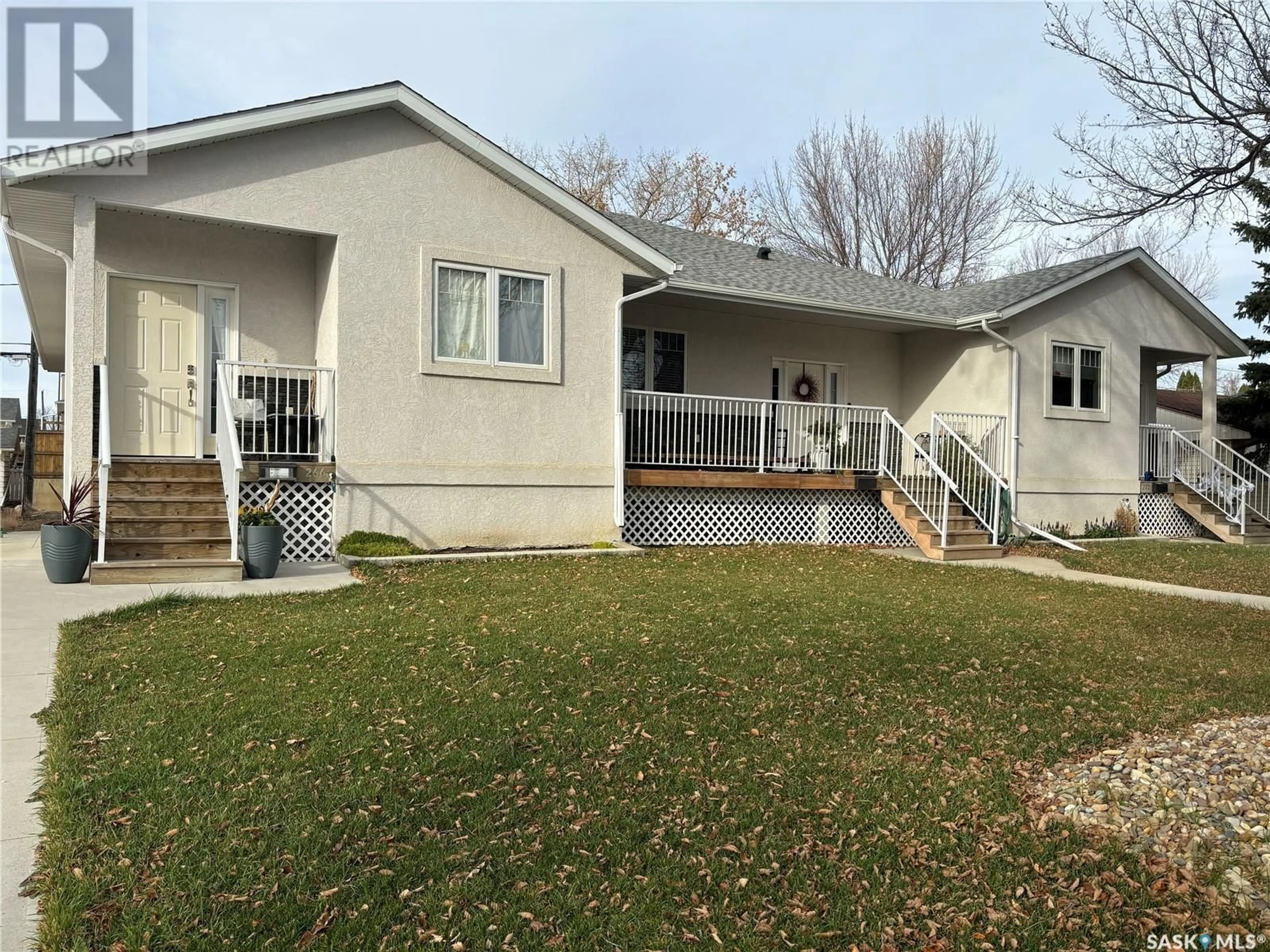 Frontside or backside of a home, cottage for 266-270 14th AVENUE NE, Swift Current Saskatchewan S9H2W7