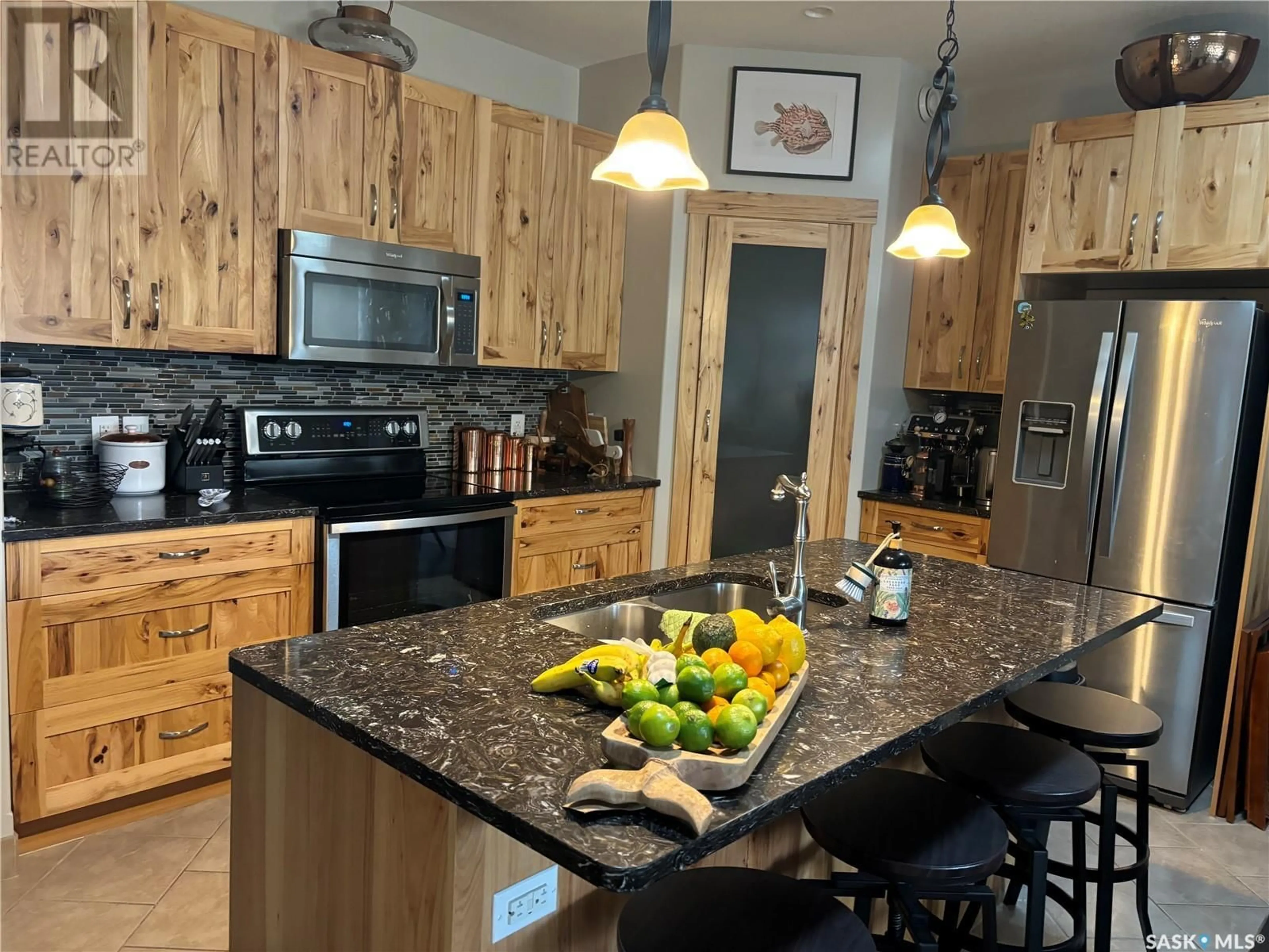 Open concept kitchen for 266-270 14th AVENUE NE, Swift Current Saskatchewan S9H2W7