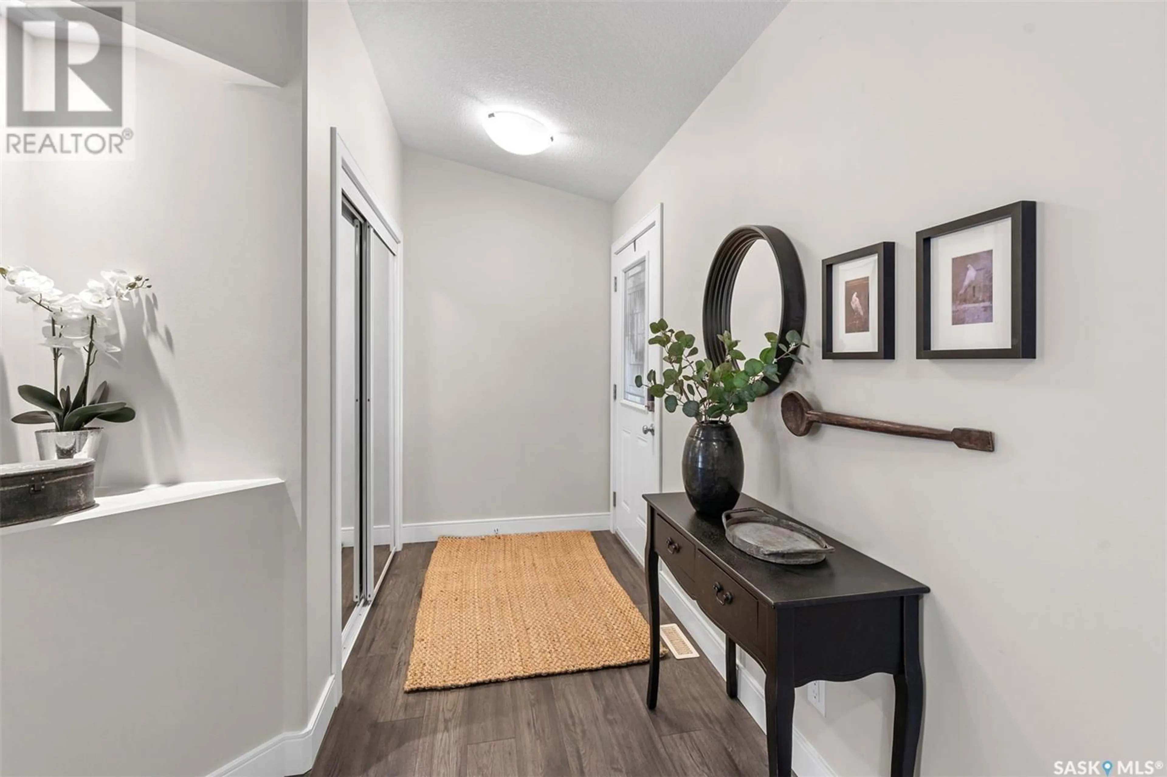 Indoor entryway, wood floors for 7 3214 11th STREET W, Saskatoon Saskatchewan S7M5G3