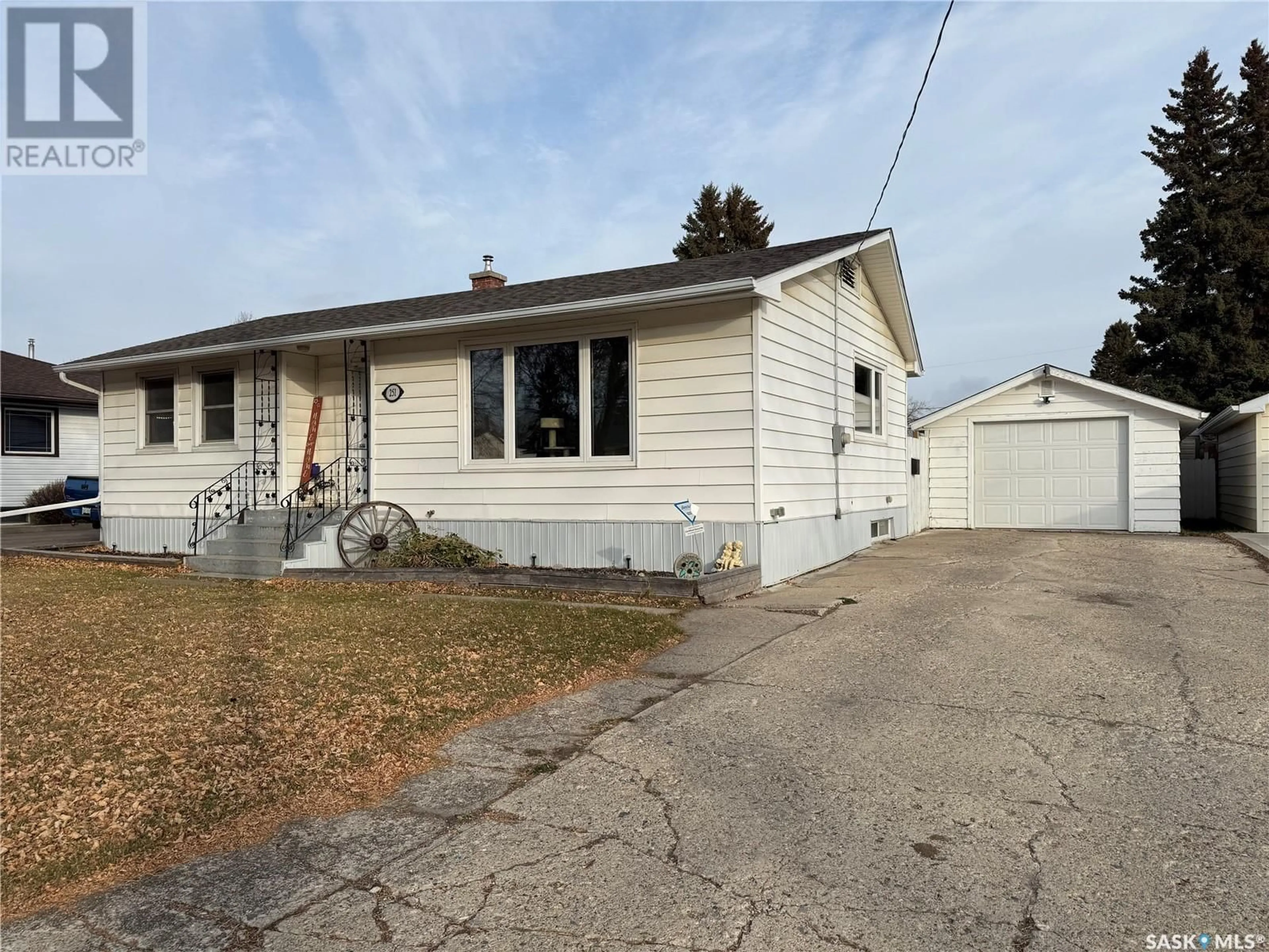 Frontside or backside of a home, cottage for 251 Fifth AVENUE N, Yorkton Saskatchewan S3N0Z7