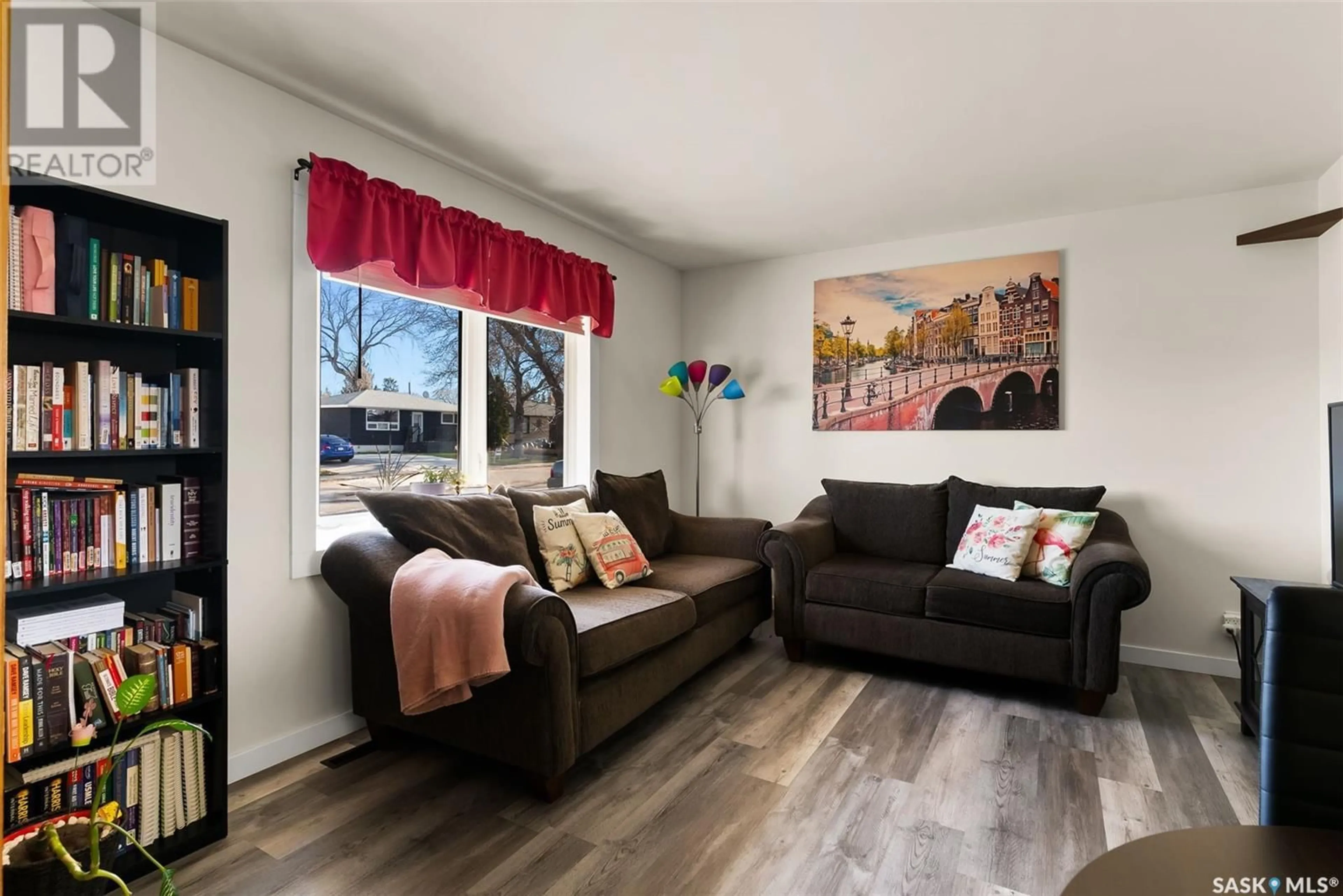 Living room, wood floors for 332 Royal STREET, Regina Saskatchewan S4R4Y4