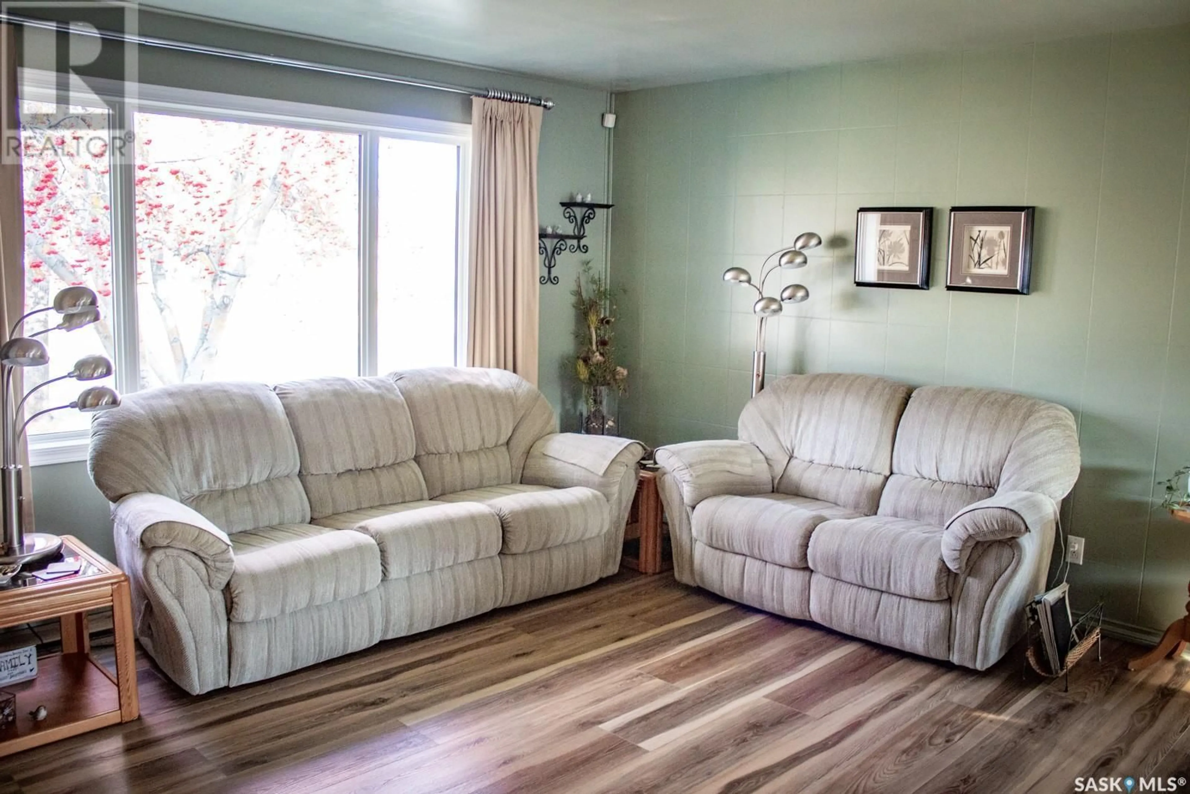 Living room, wood floors for 629 Crawford AVENUE E, Melfort Saskatchewan S0E1A0